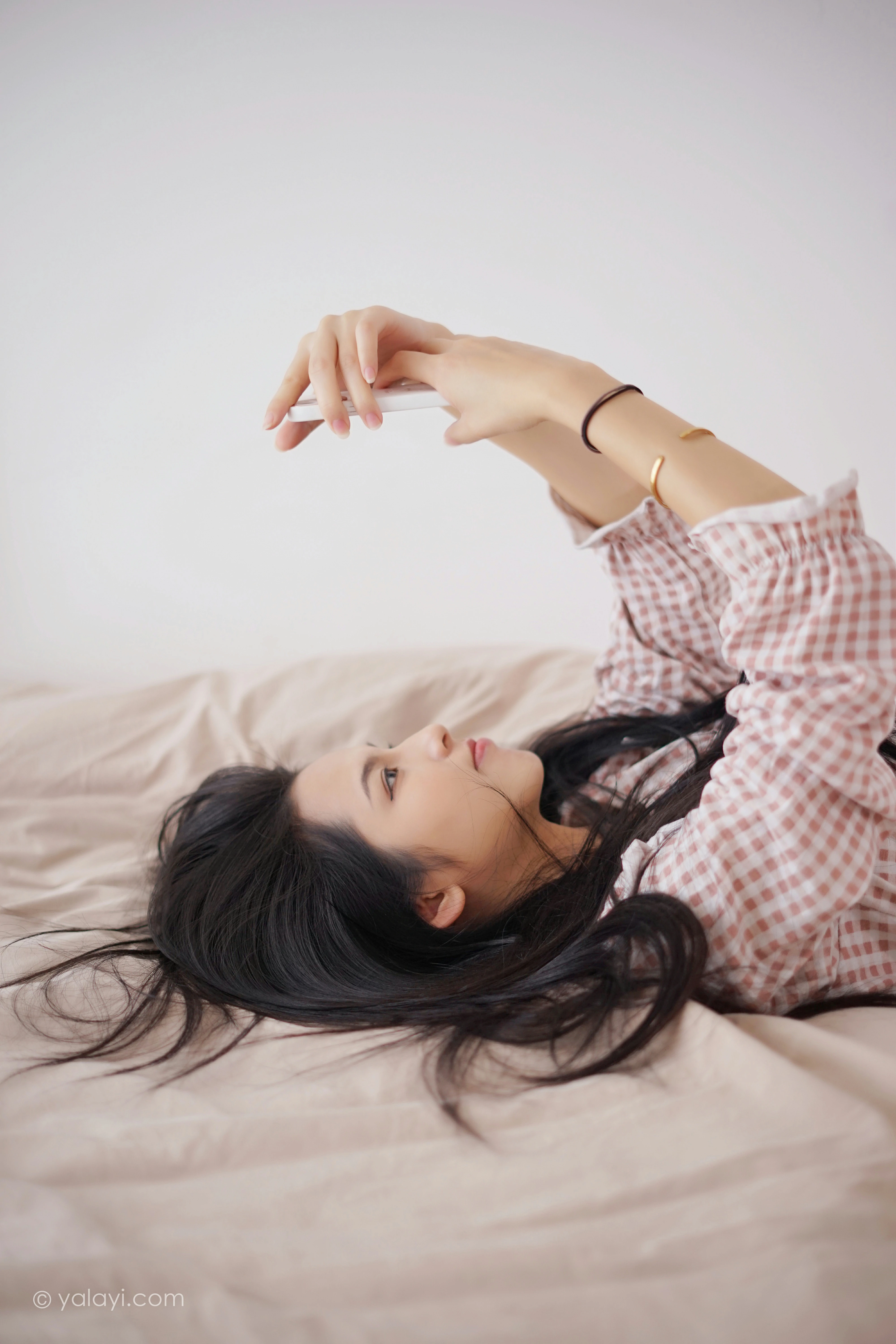 [YALAYI雅拉伊]NO.843 在家千日好 溪若 粉色睡衣加睡裤清纯可爱私房写真集第14张