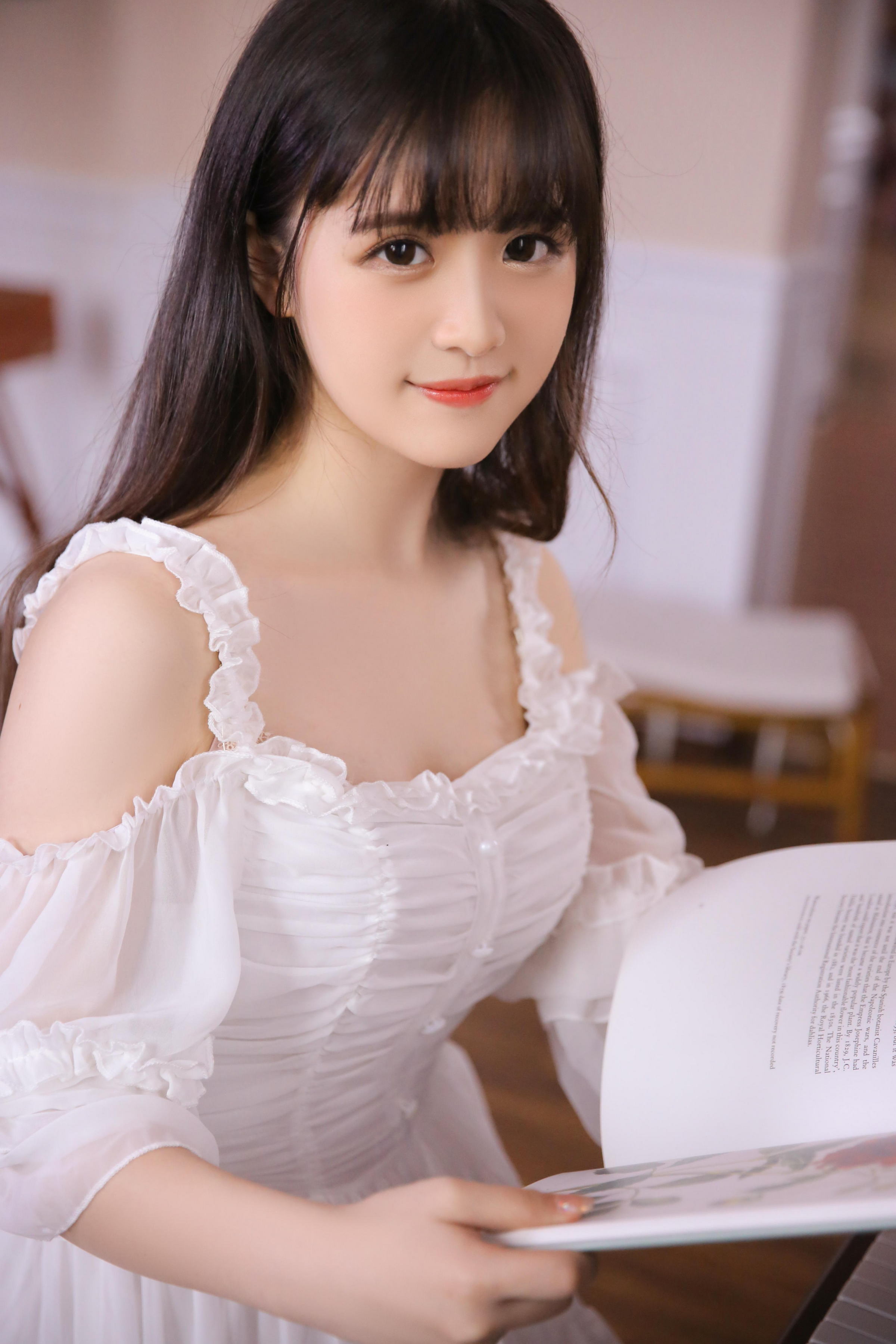 [YALAYI雅拉伊]2022.05.05 尽情可爱 甜美少女 JK水手制服与粉色和服清纯写真集第1张