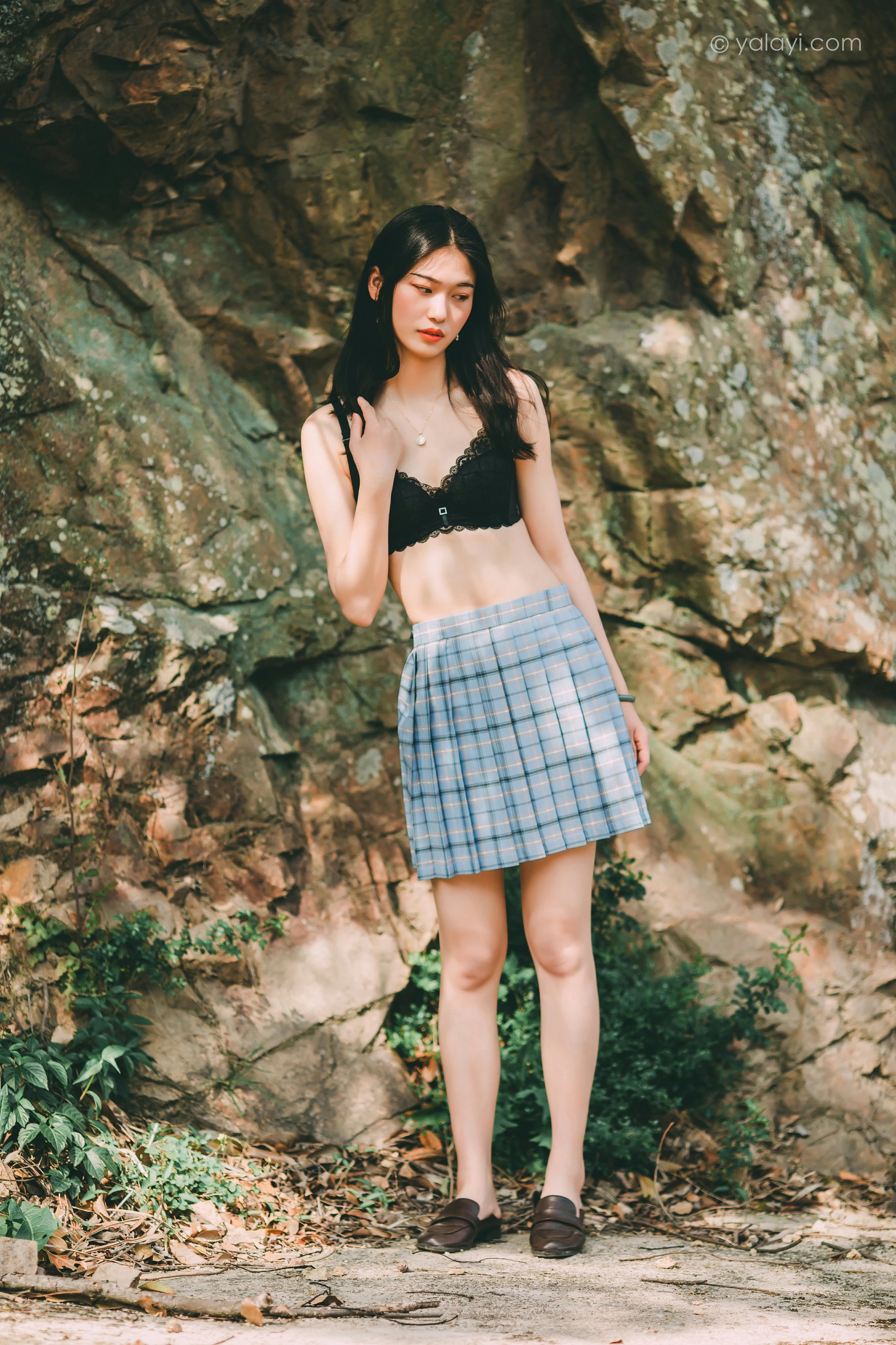 [YALAYI雅拉伊]NO.663 《涟漪》 和风 JK制服与短裙加黑色蕾丝内衣写真第7张