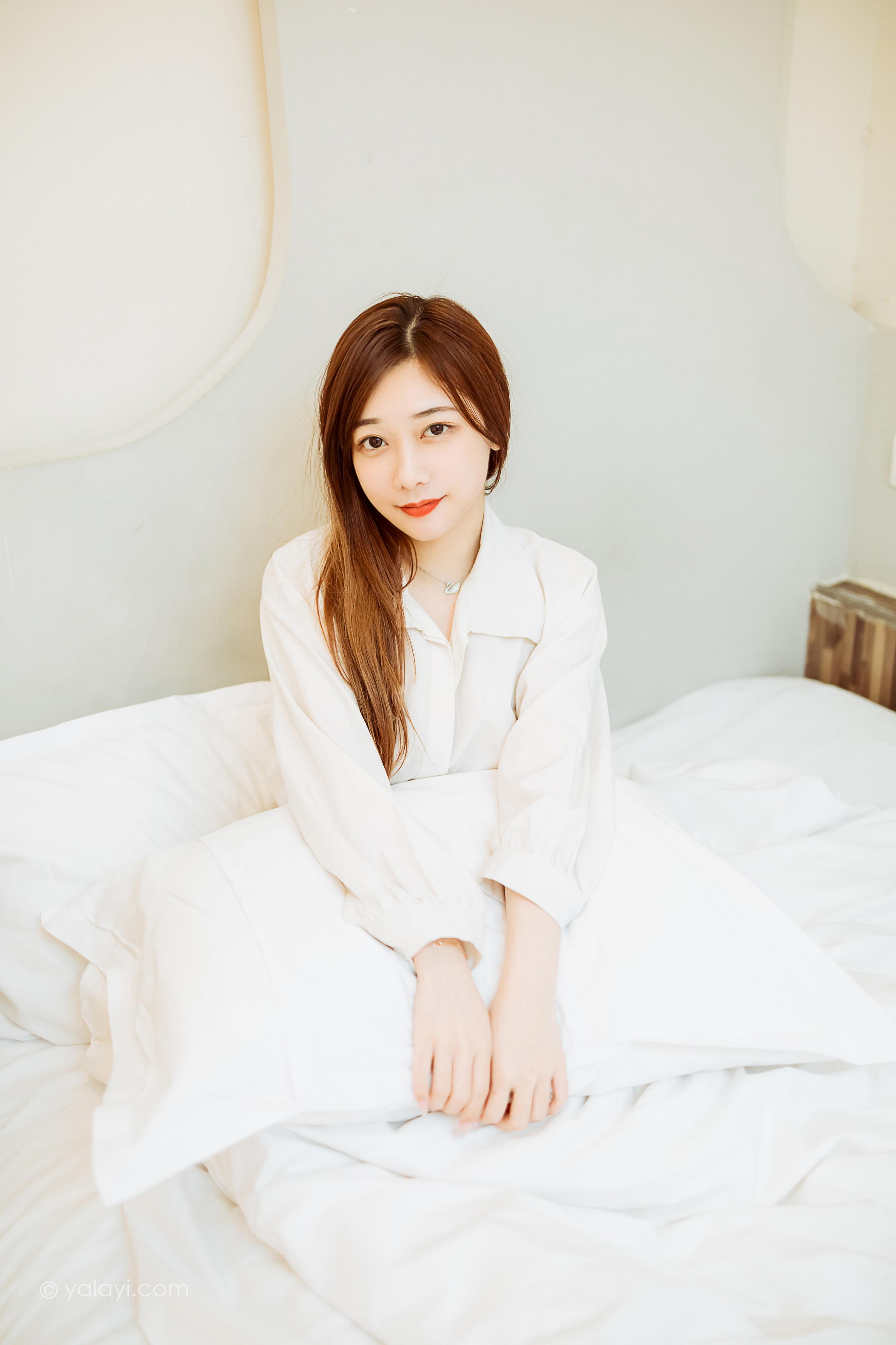 [YALAYI雅拉伊]2022.04.15 珍惜每一天 夜夜 白色男友式衬衫居家性感私房写真集第11张