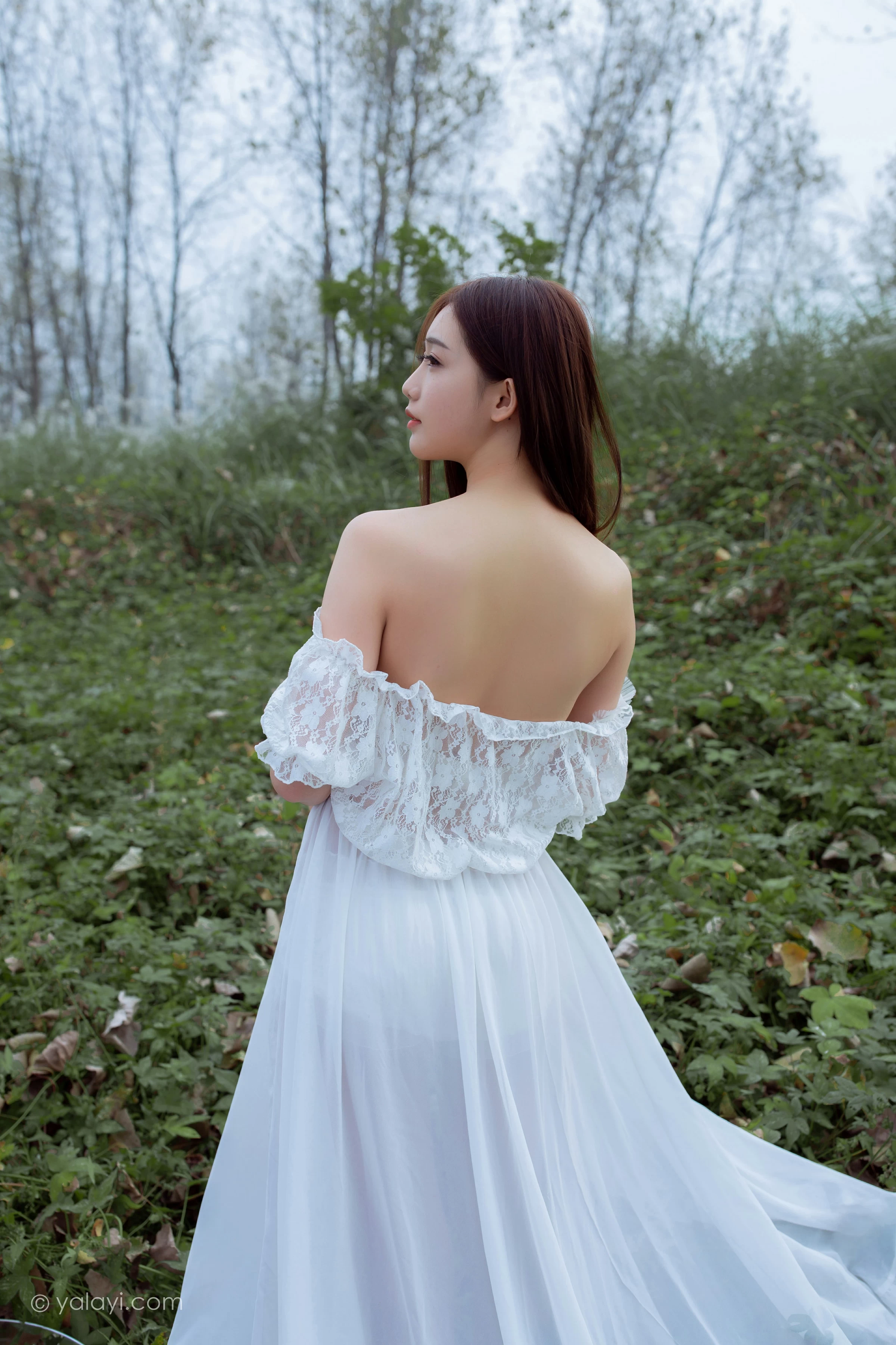 [YALAYI雅拉伊]NO.726 《找自己》 徐徐 白色抹胸蕾丝连衣裙加透视情趣内衣性感私房写真集第5张