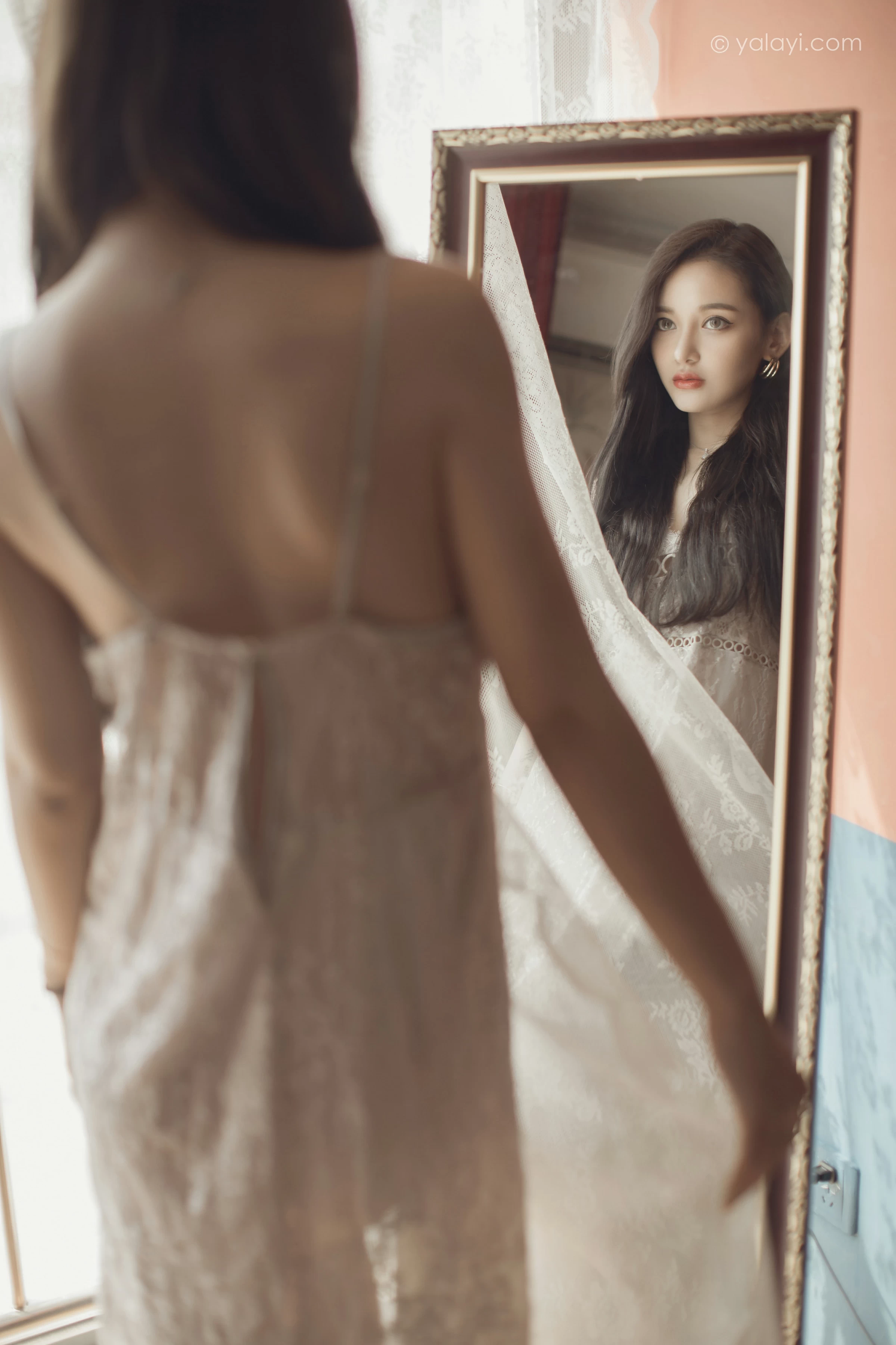 [YALAYI雅拉伊]NO.665 《无问》 刘子炀 白色透视蕾丝连衣裙性感私房写真集第5张