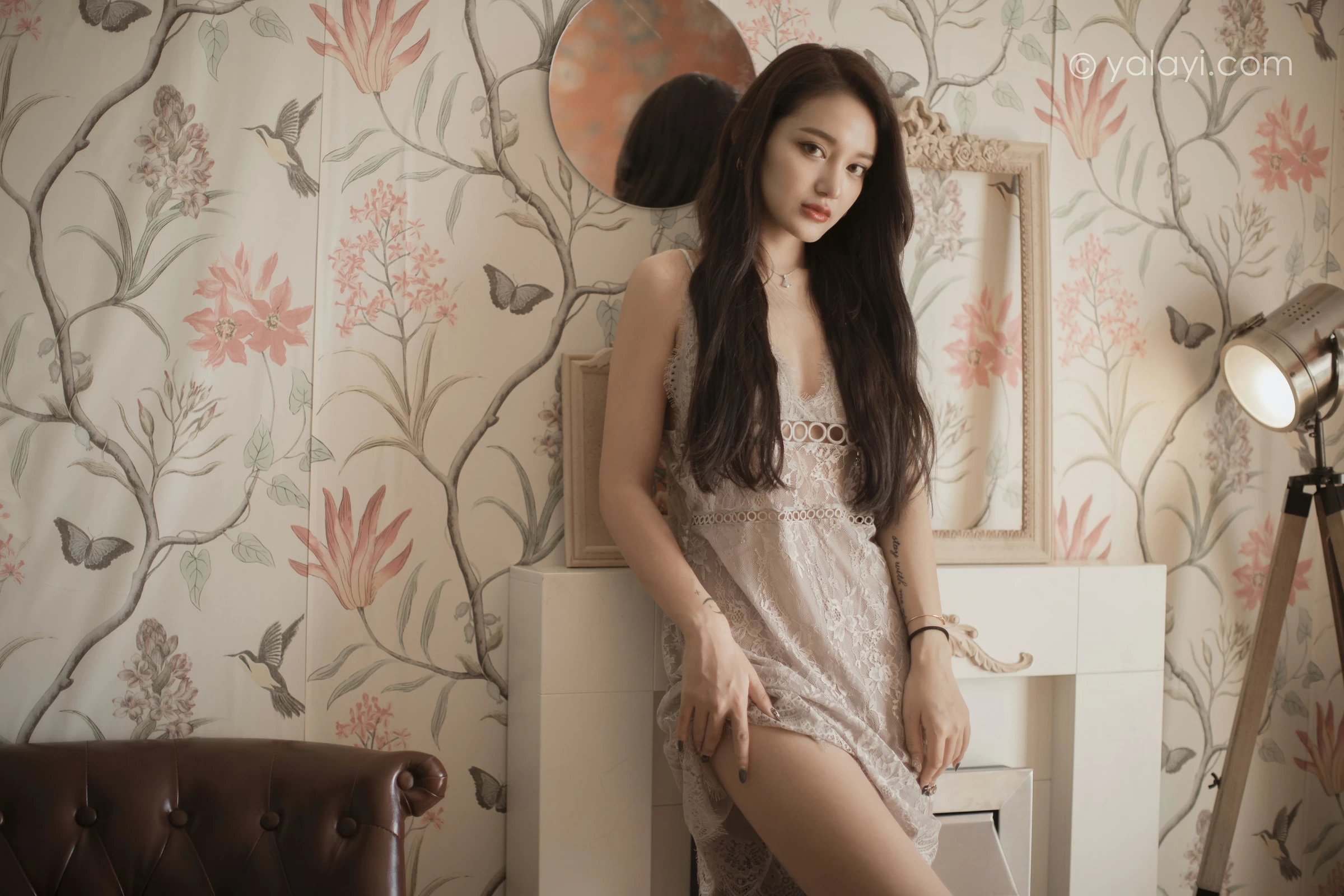 [YALAYI雅拉伊]NO.665 《无问》 刘子炀 白色透视蕾丝连衣裙性感私房写真集第9张
