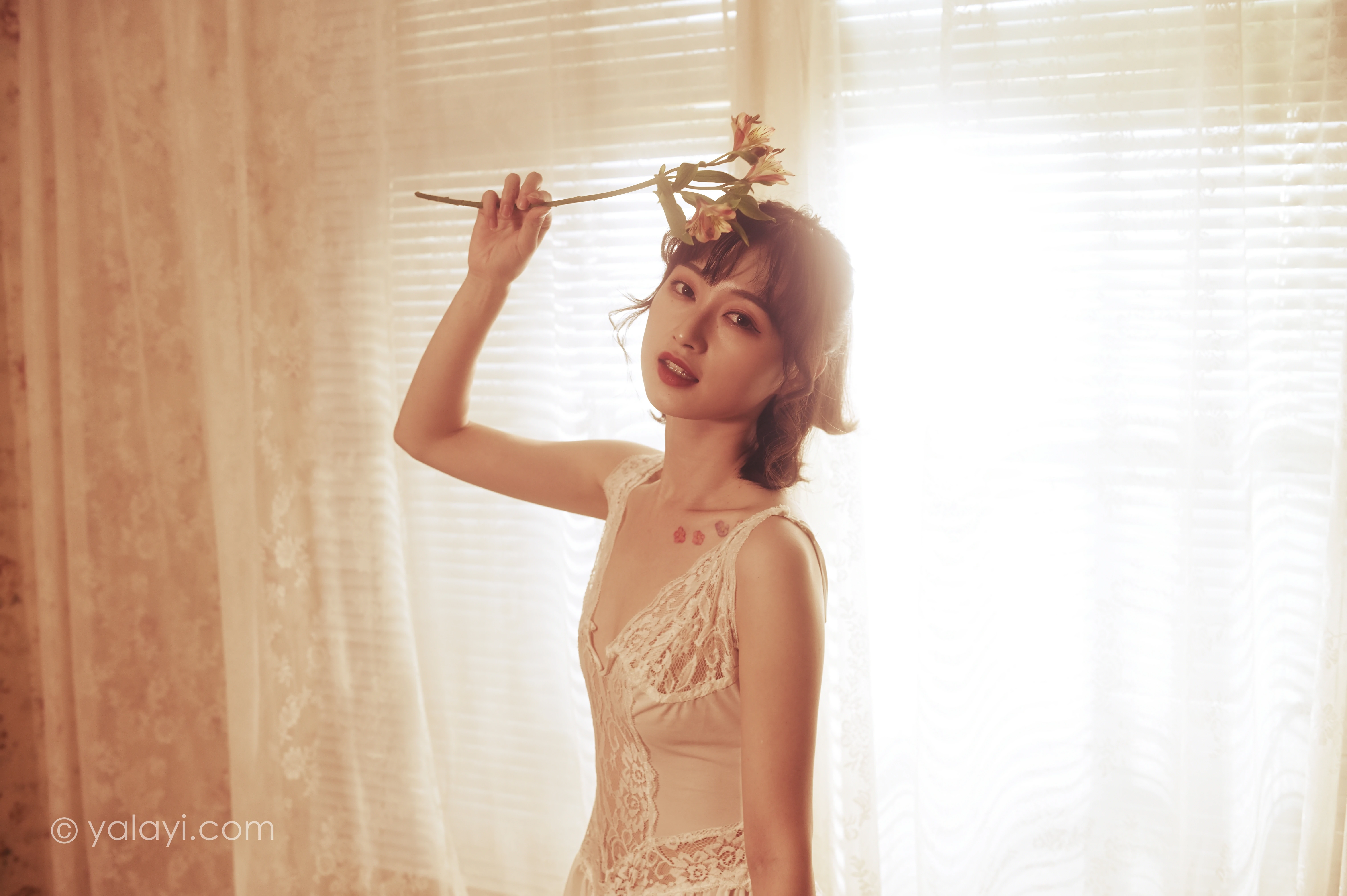 [YALAYI雅拉伊]NO.780 也曾优雅 京京 白色透视蕾丝连衣裙性感写真集第9张