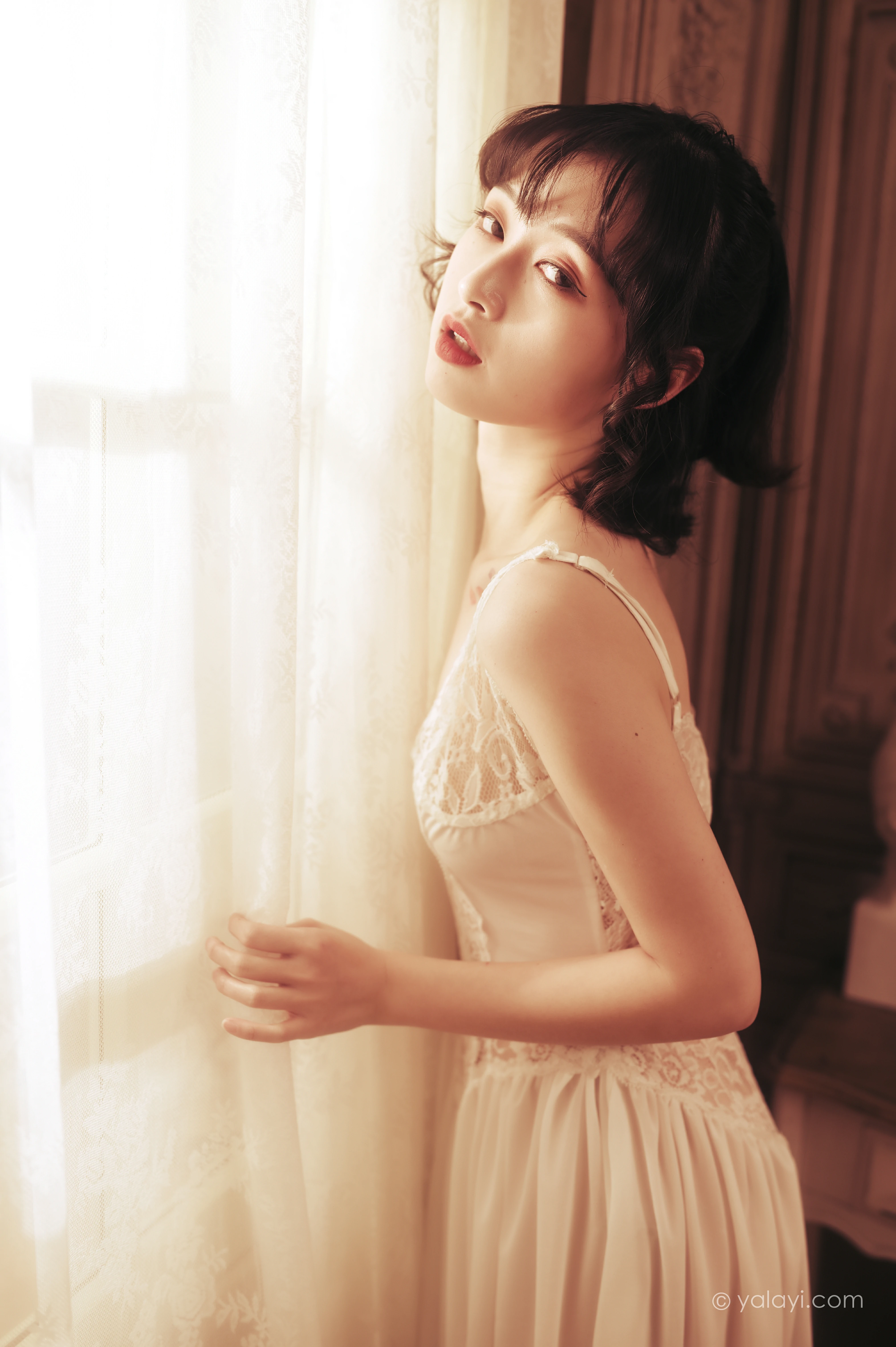 [YALAYI雅拉伊]NO.780 也曾优雅 京京 白色透视蕾丝连衣裙性感写真集第14张
