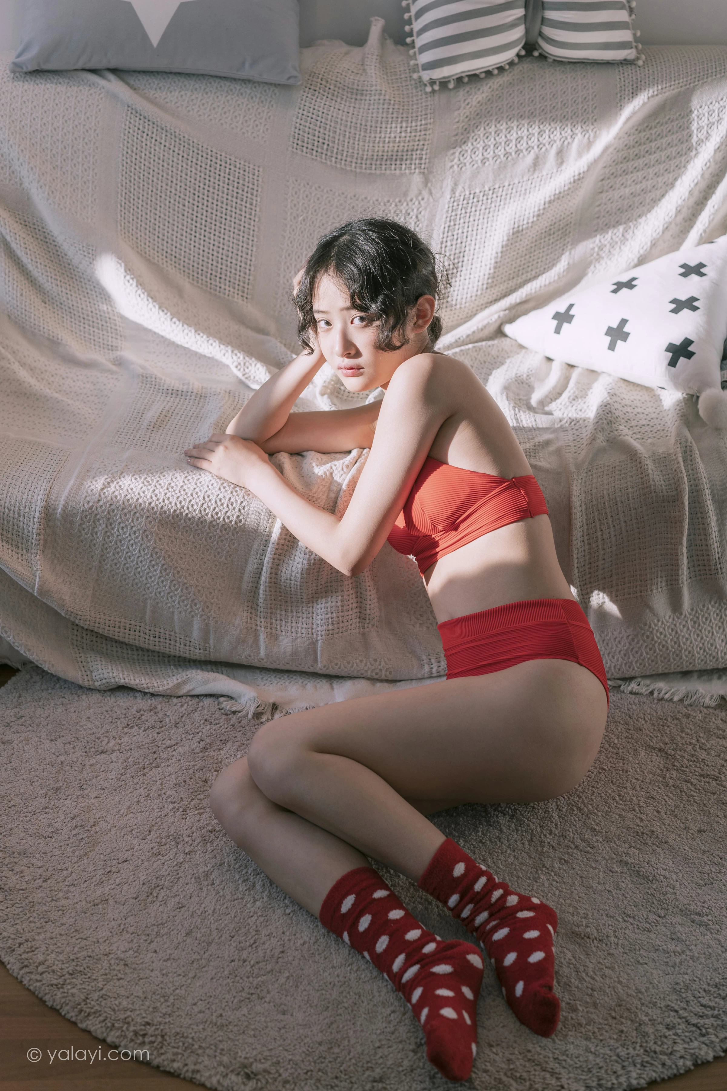 [YALAYI雅拉伊]NO.666 《太委屈》 西子 红色内衣居家私房写真集第9张