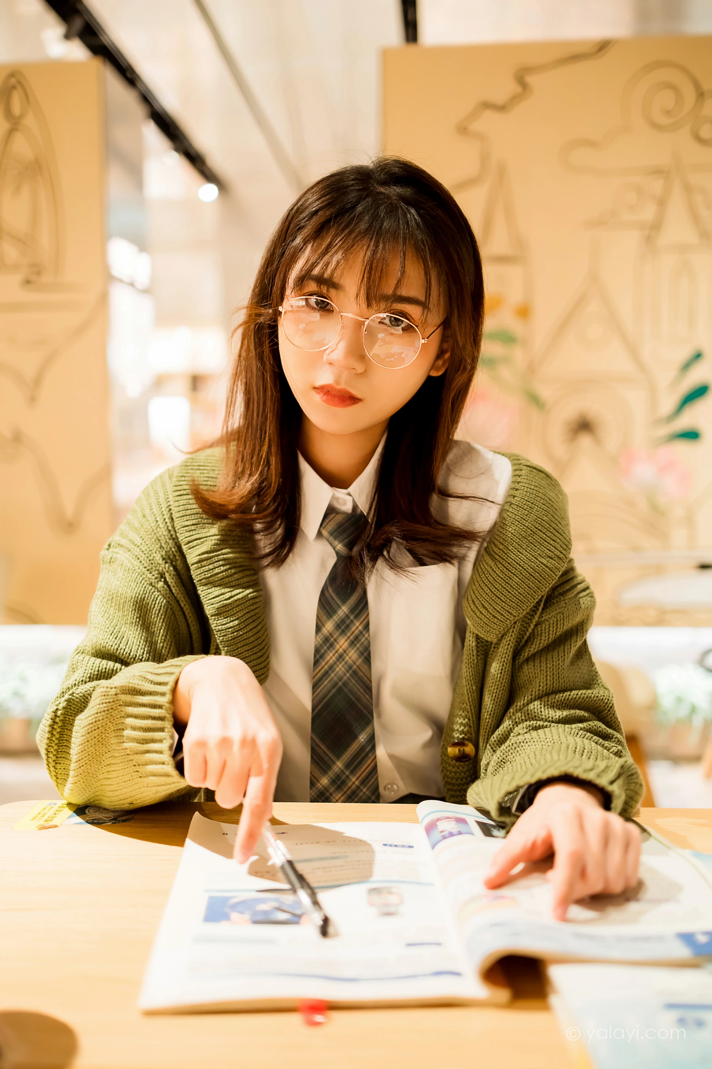 [YALAYI雅拉伊]NO.753 一起补习的日子 果果 连身外套与JK制服加格子短裙清纯写真集第11张