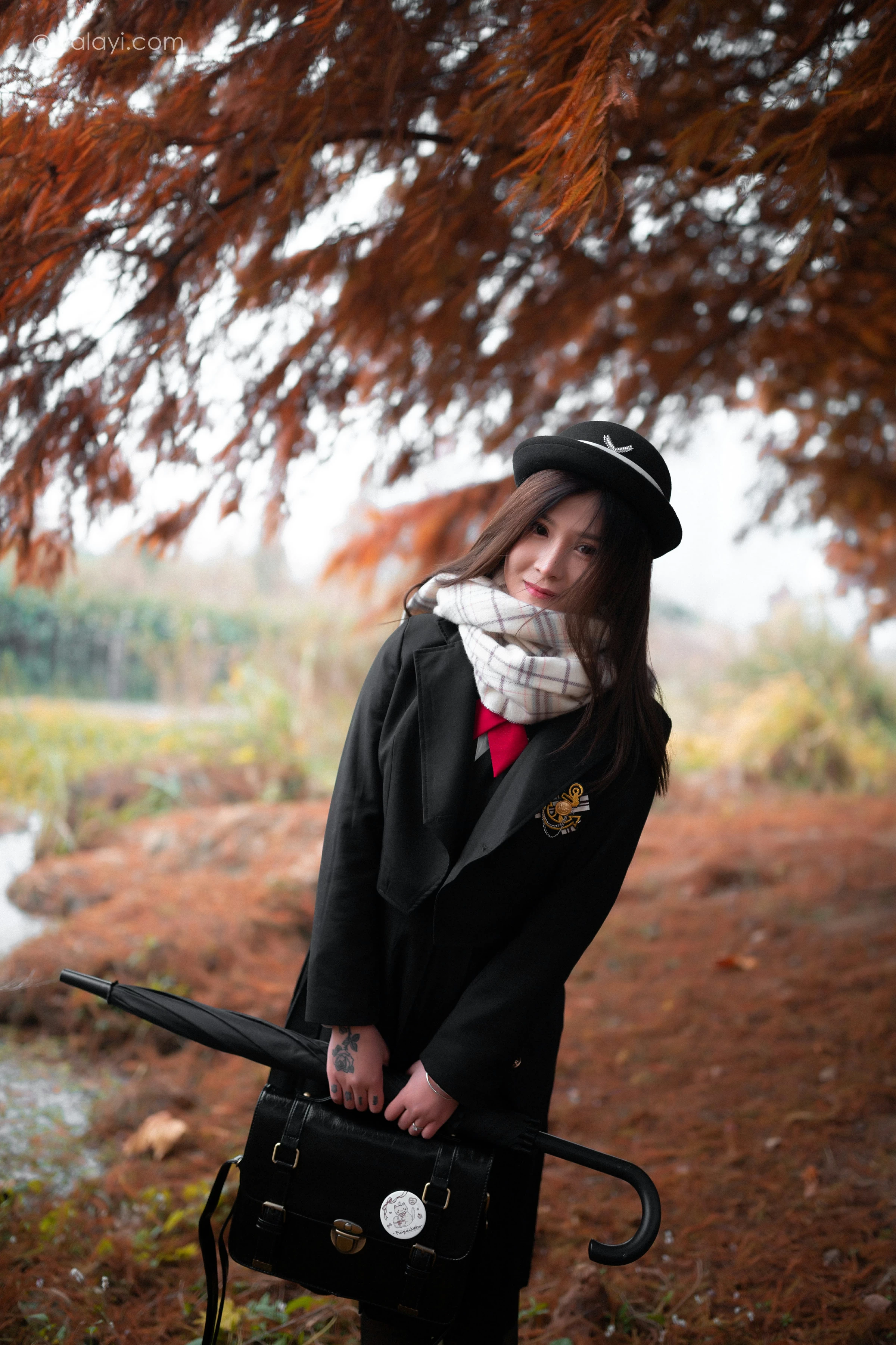 [YALAYI雅拉伊]NO.748 《冬恋》 梦涵 黑色JK制服与短裙加黑丝美腿清纯写真集第9张