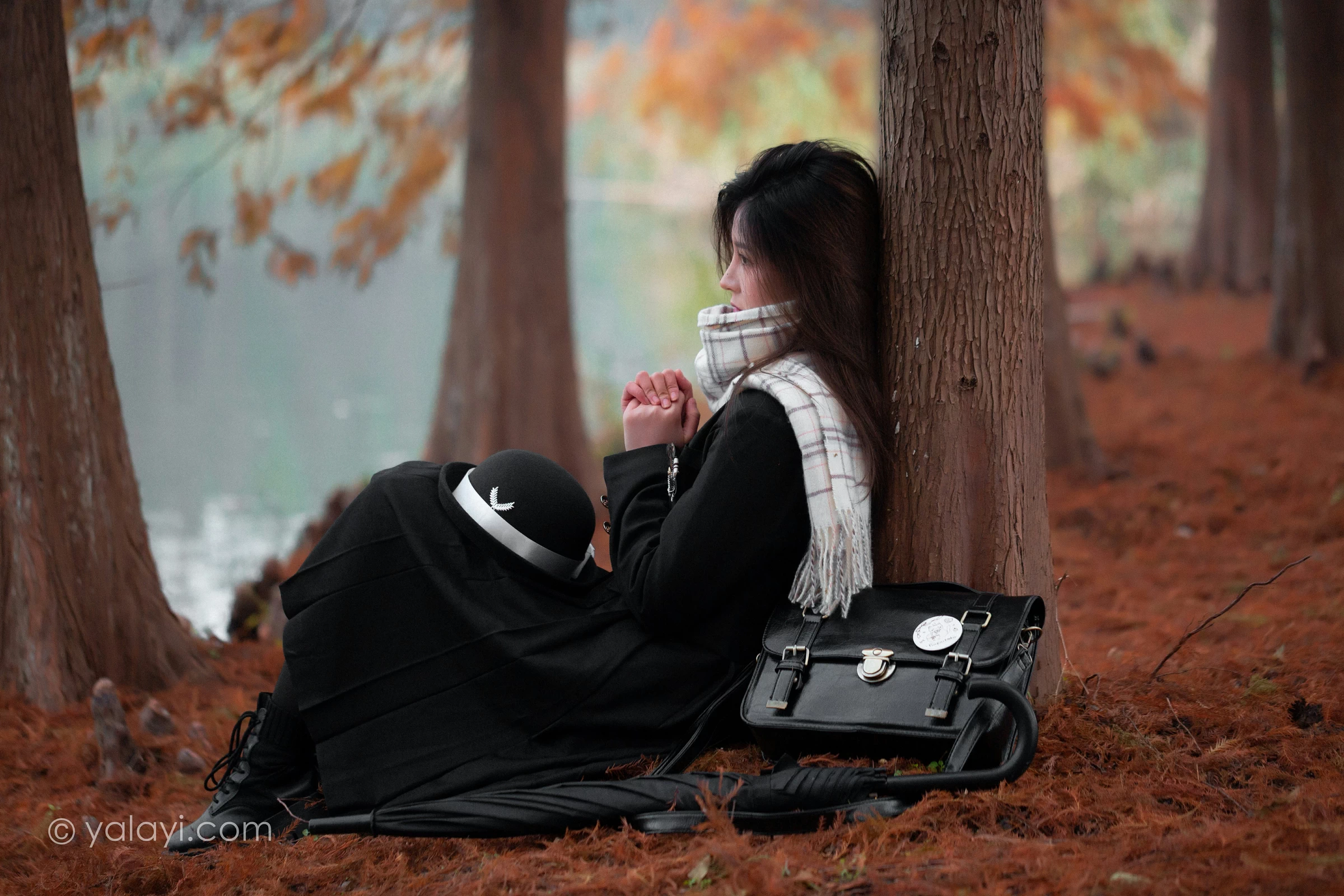 [YALAYI雅拉伊]NO.748 《冬恋》 梦涵 黑色JK制服与短裙加黑丝美腿清纯写真集第17张