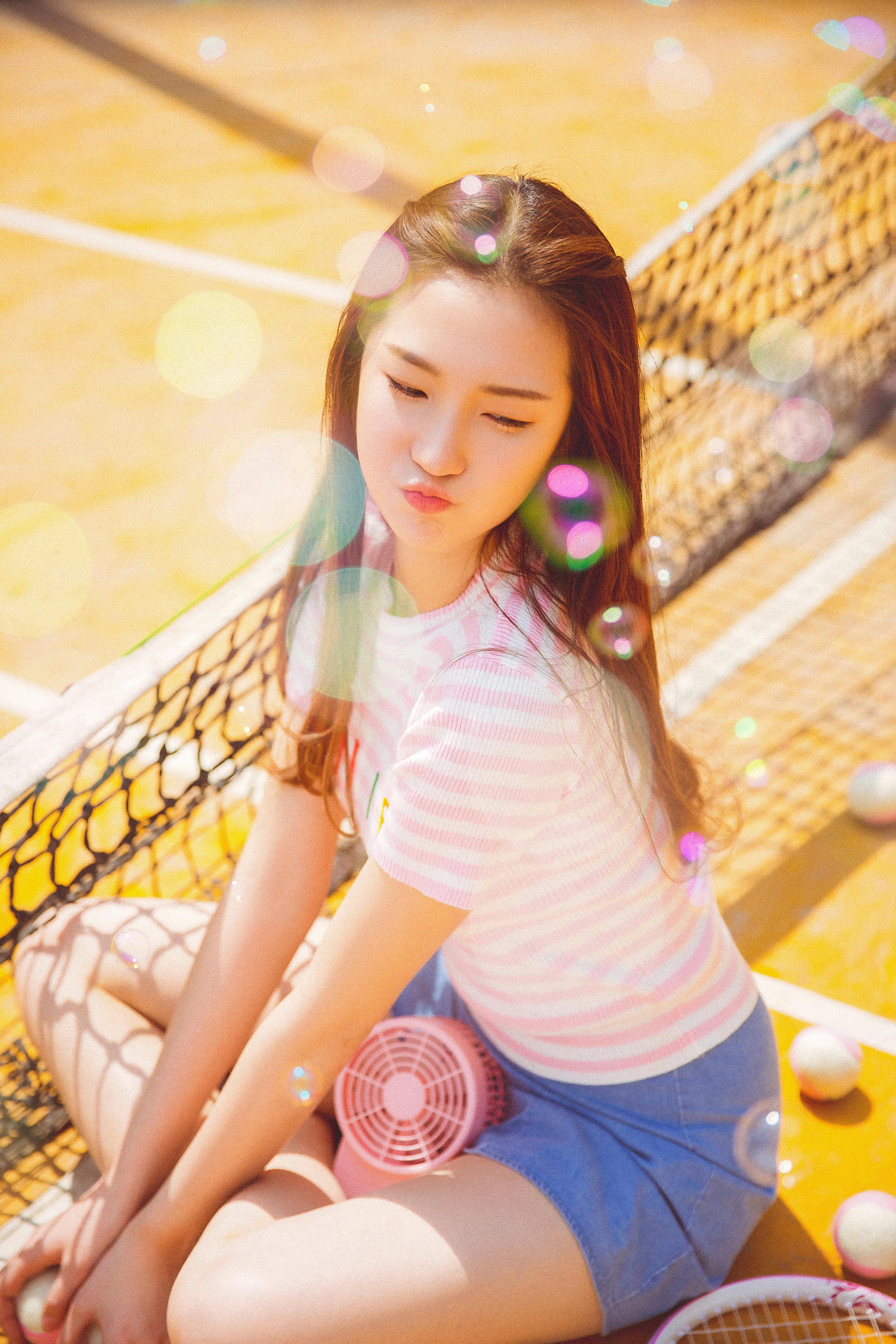 [YALAYI雅拉伊]2022.10.21 飘逸身姿 清纯少女 粉色短袖加牛仔短裙写真集第3张