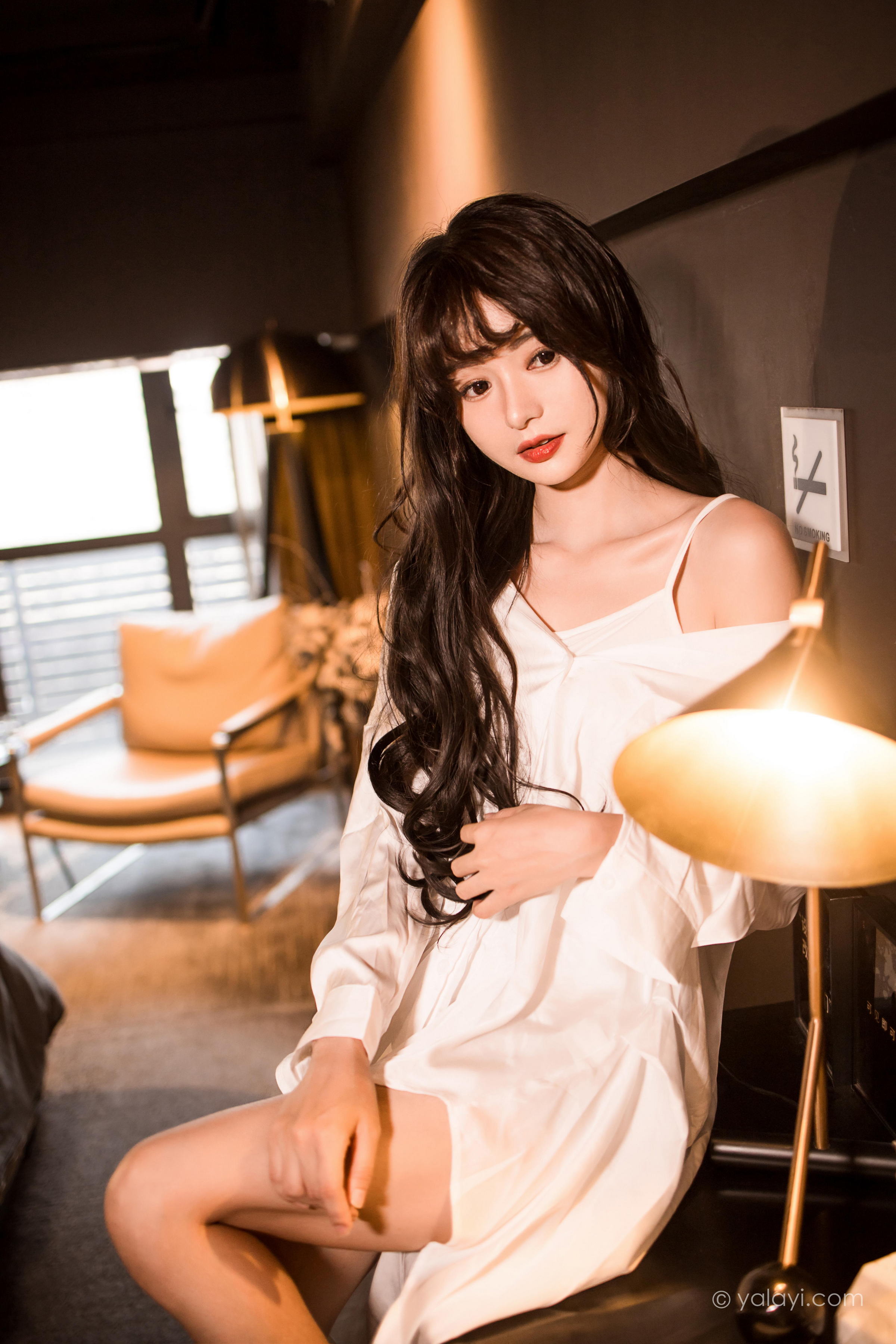 [YALAYI雅拉伊]2022.10.25 温婉如玉 小亭 白色真丝睡衣加性感内衣私房写真集第12张