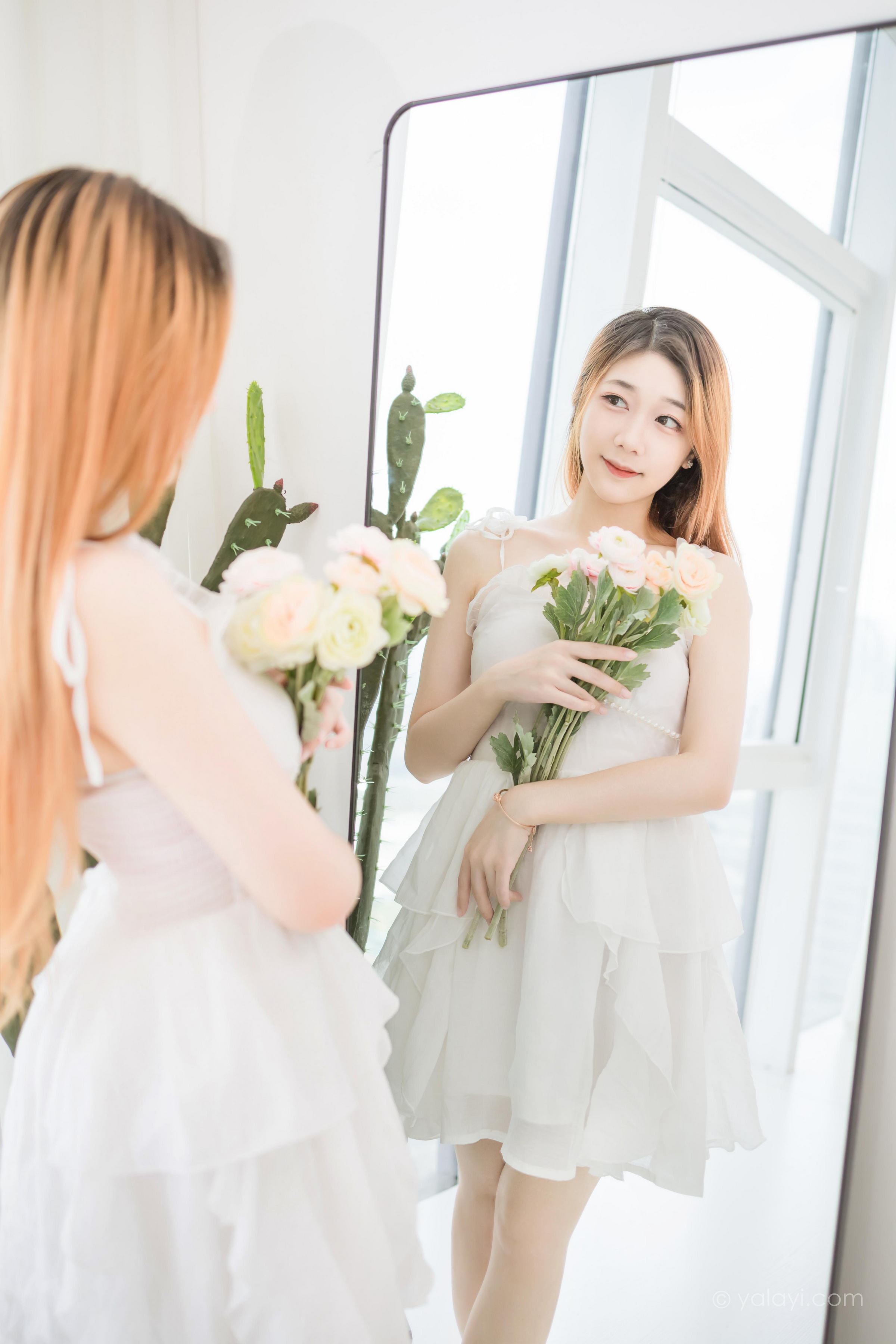 [YALAYI雅拉伊]2022.12.03 白衣丽人 夜夜 白色吊带透视连衣裙居家清纯写真集第4张