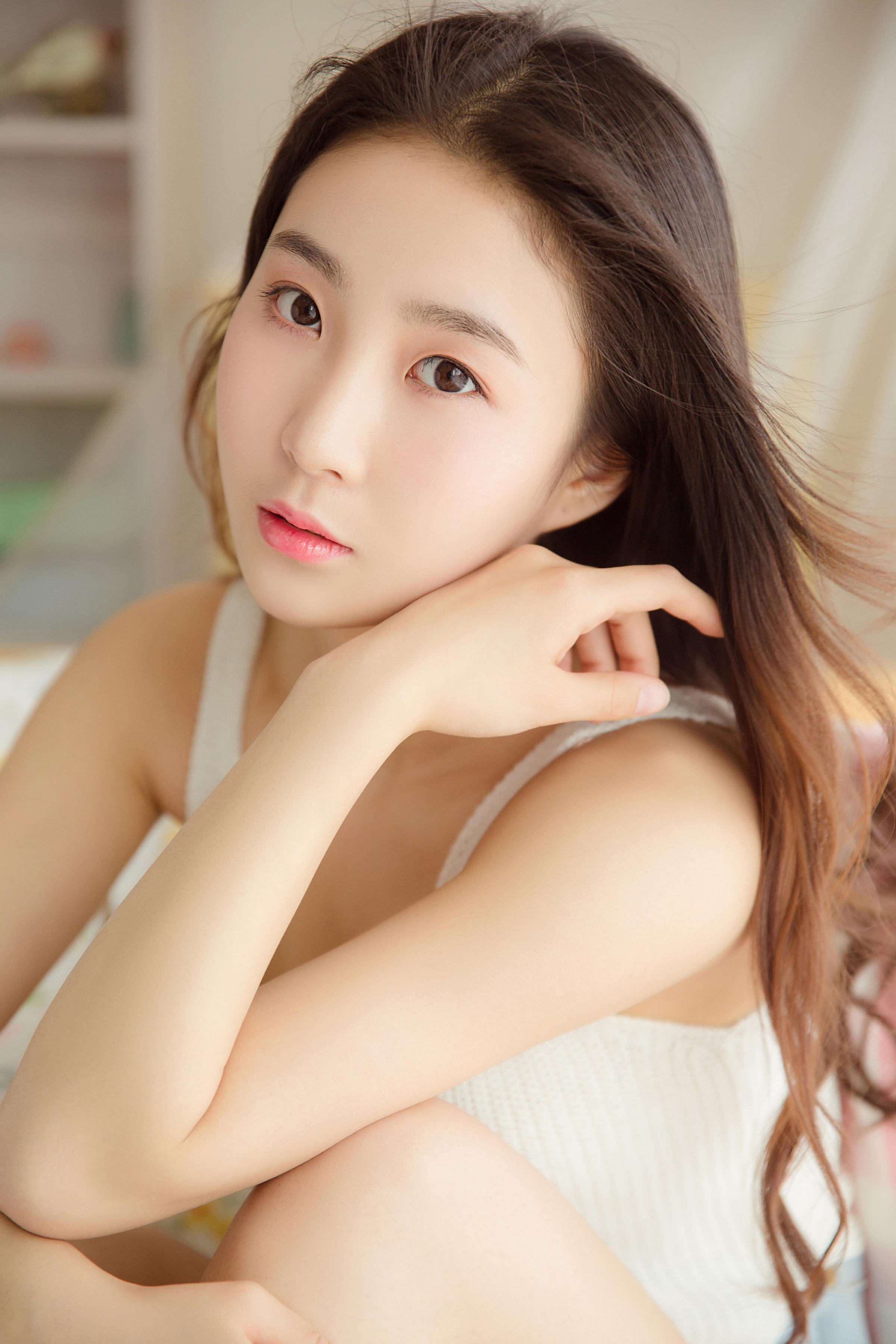 [YALAYI雅拉伊]2022.12.26 如影相随 清纯少女 灰色高中女生制服与白色小背心加安全短裤私房写真集第3张