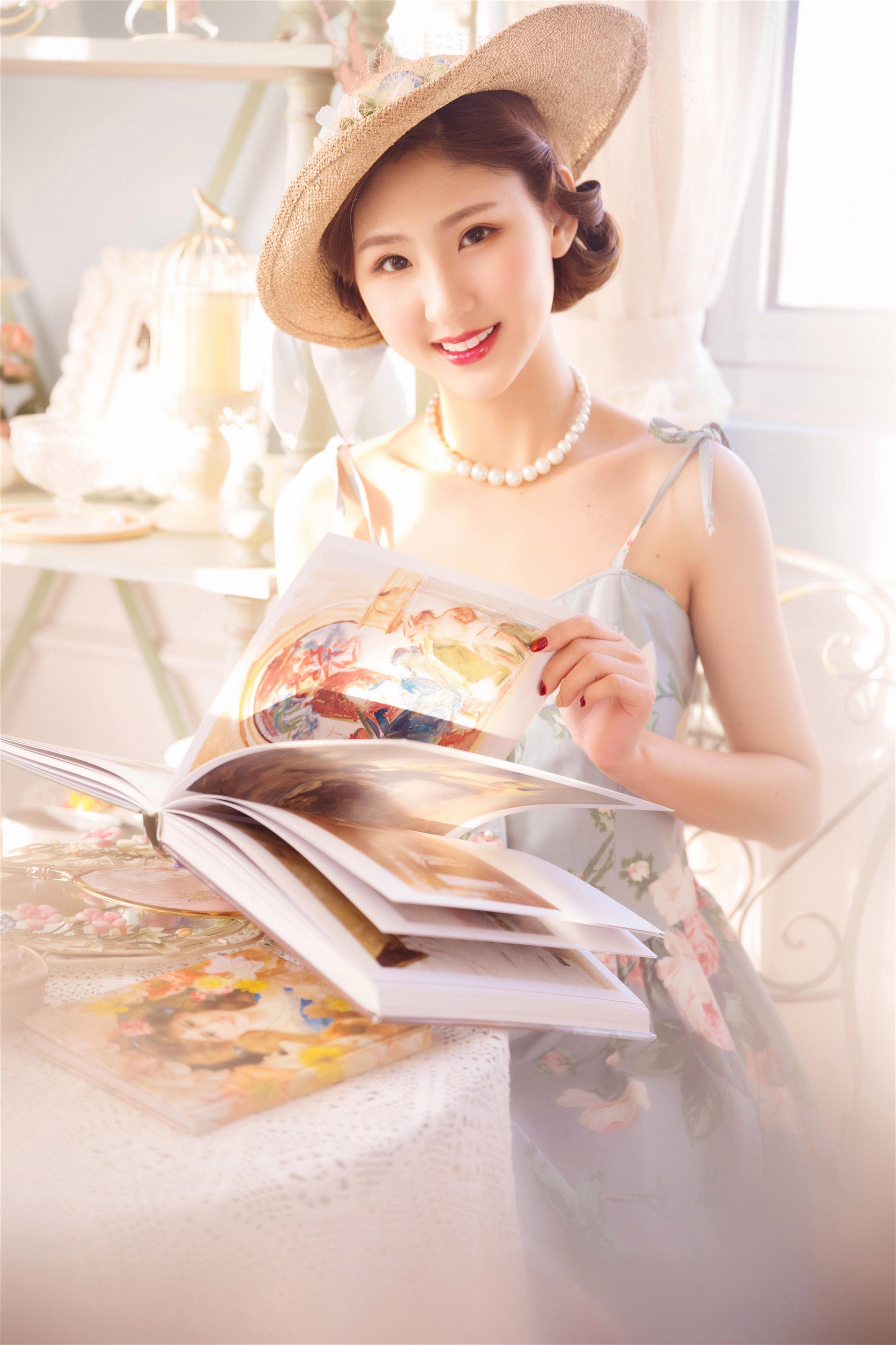 [YALAYI雅拉伊]2023.04.07 花样青春 现代名媛灰色吊带连衣裙清纯写真集第3张