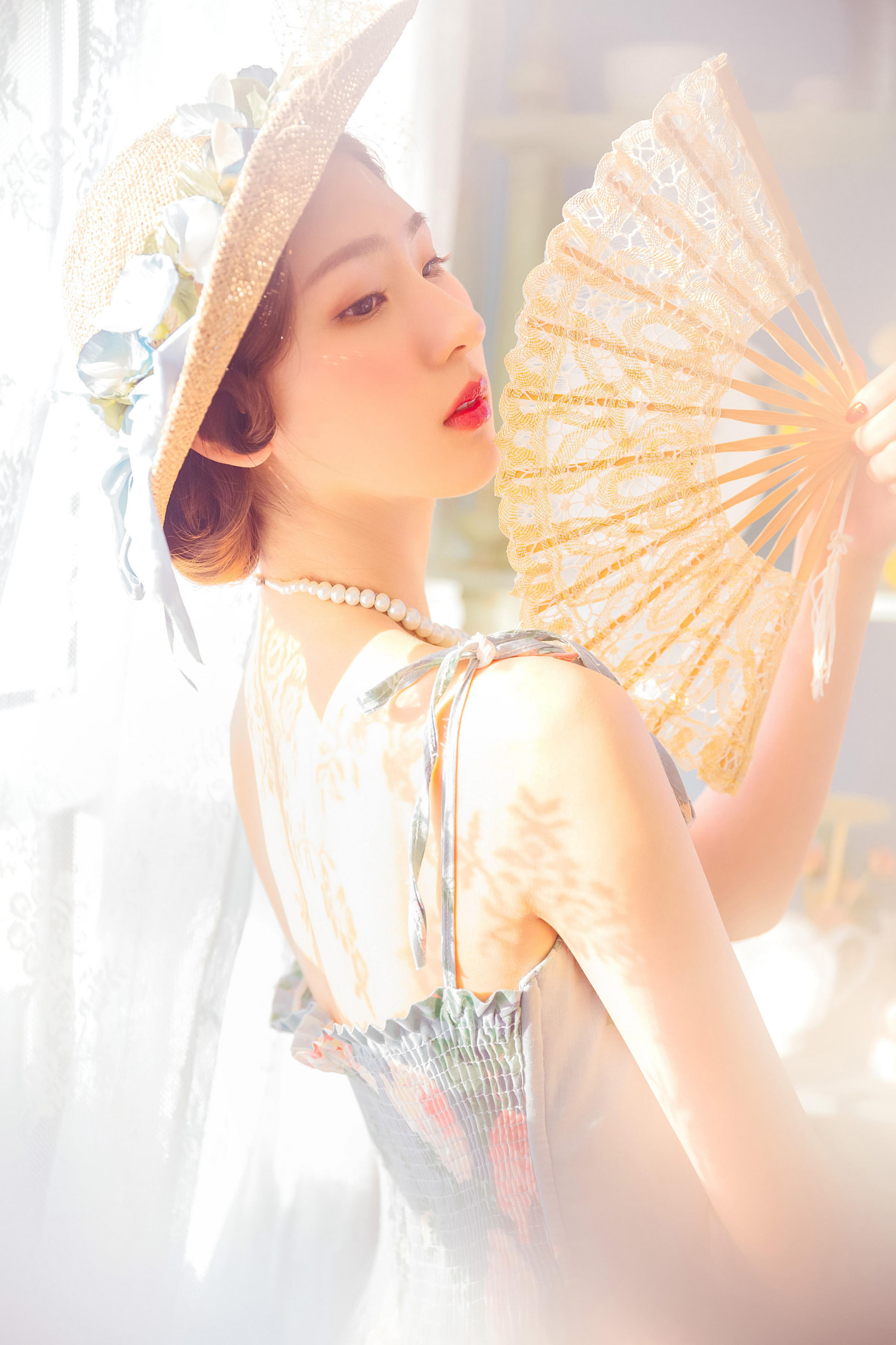 [YALAYI雅拉伊]2023.04.07 花样青春 现代名媛灰色吊带连衣裙清纯写真集第10张