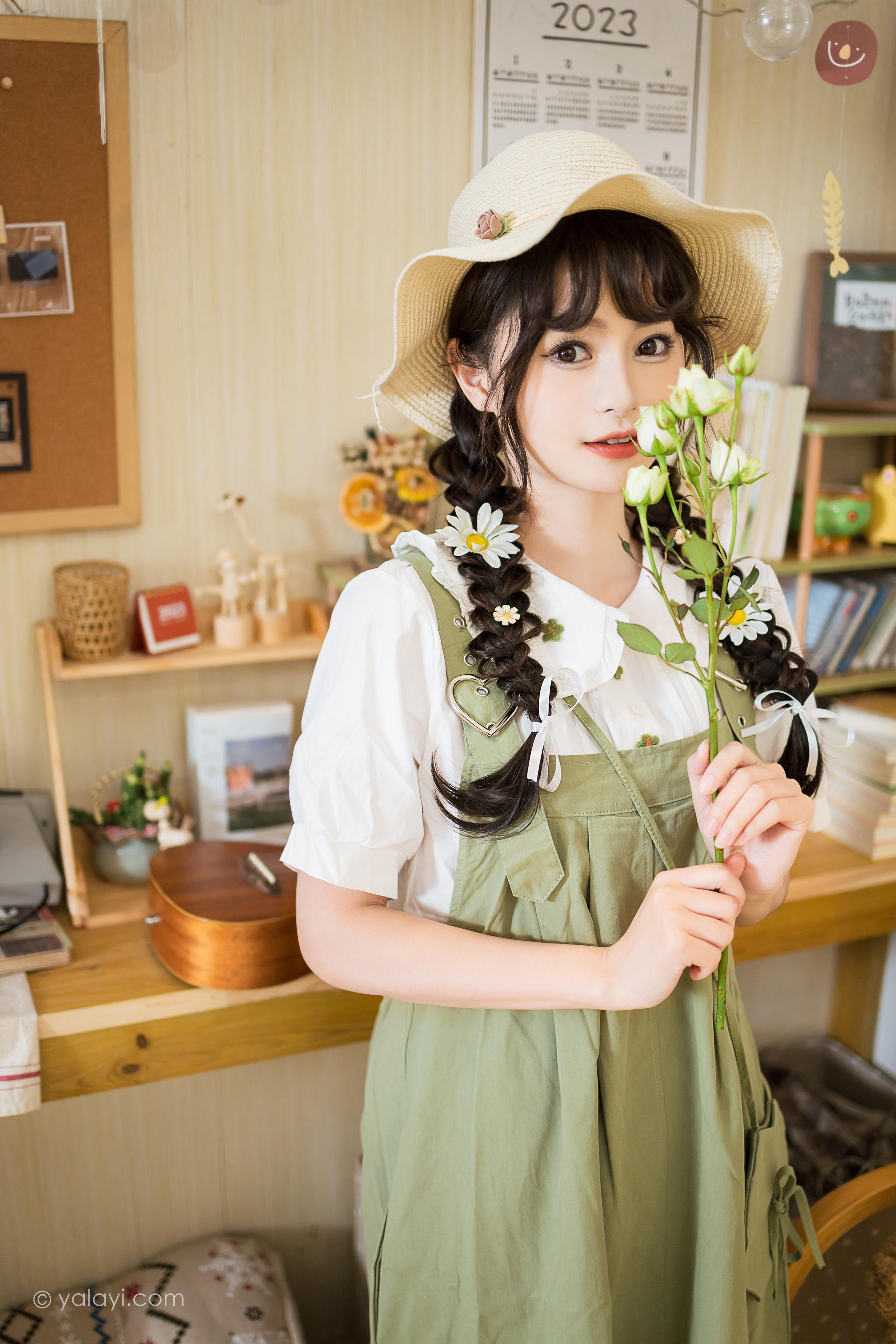 [YALAYI雅拉伊]2023.05.15 世间的温柔 小亭 白色小衬衫加背带加衣裙复古清纯写真集第1张