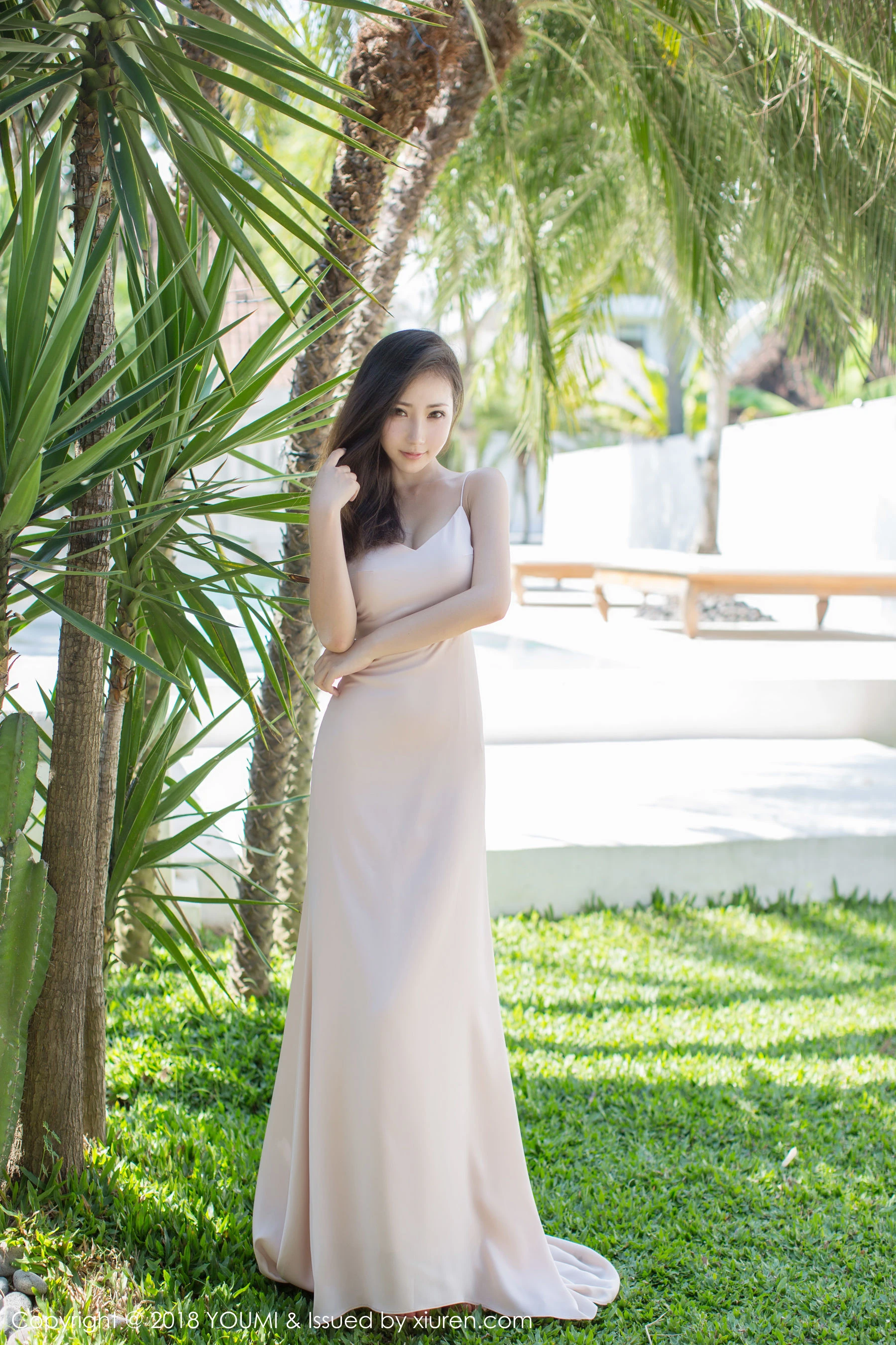  Yumi-尤美《优雅长裙+比基尼》 尤蜜荟YouMi Vol.156第2张