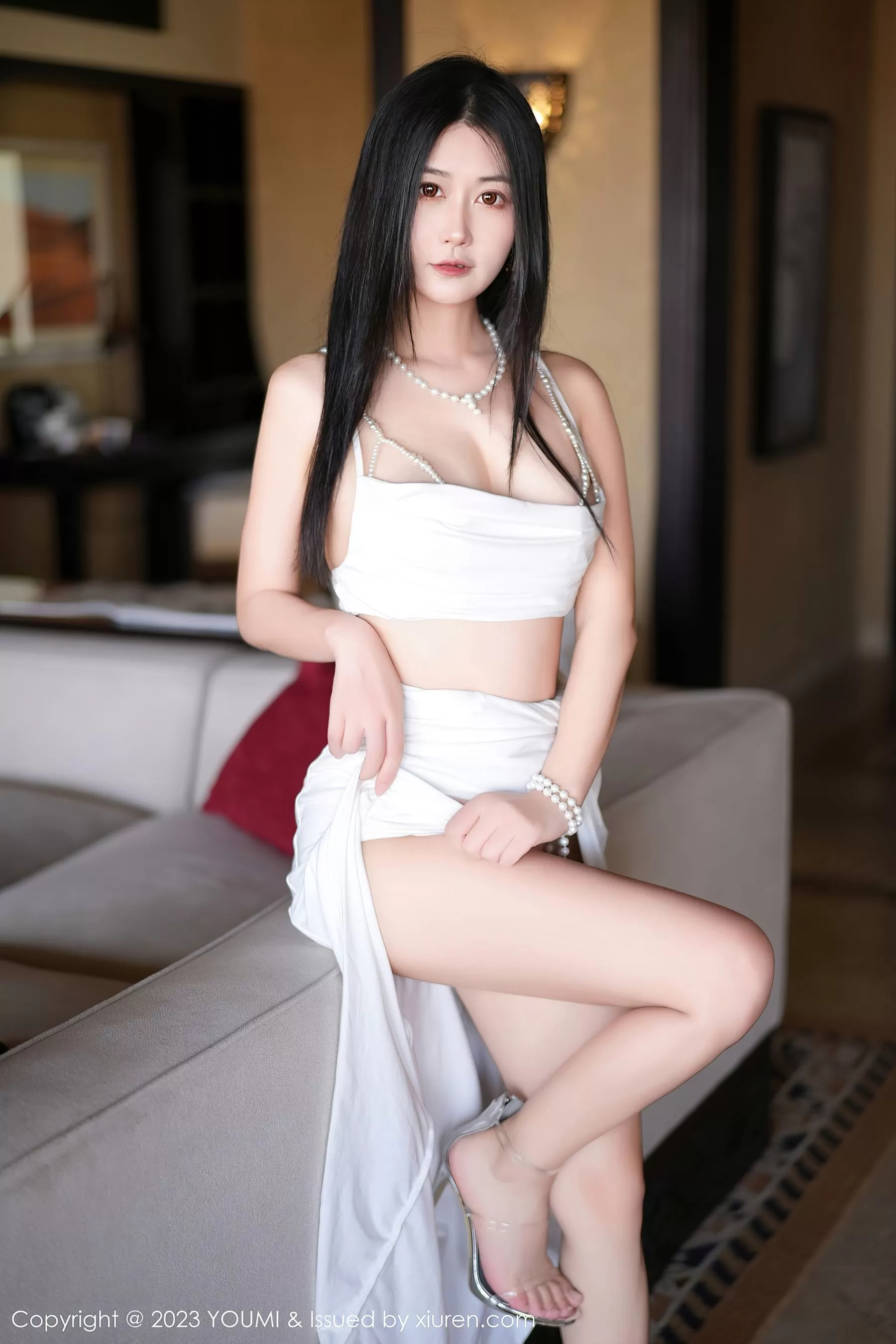  尤蜜荟 VOL.971 laura阿姣 长裙美腿 [79P]第1张