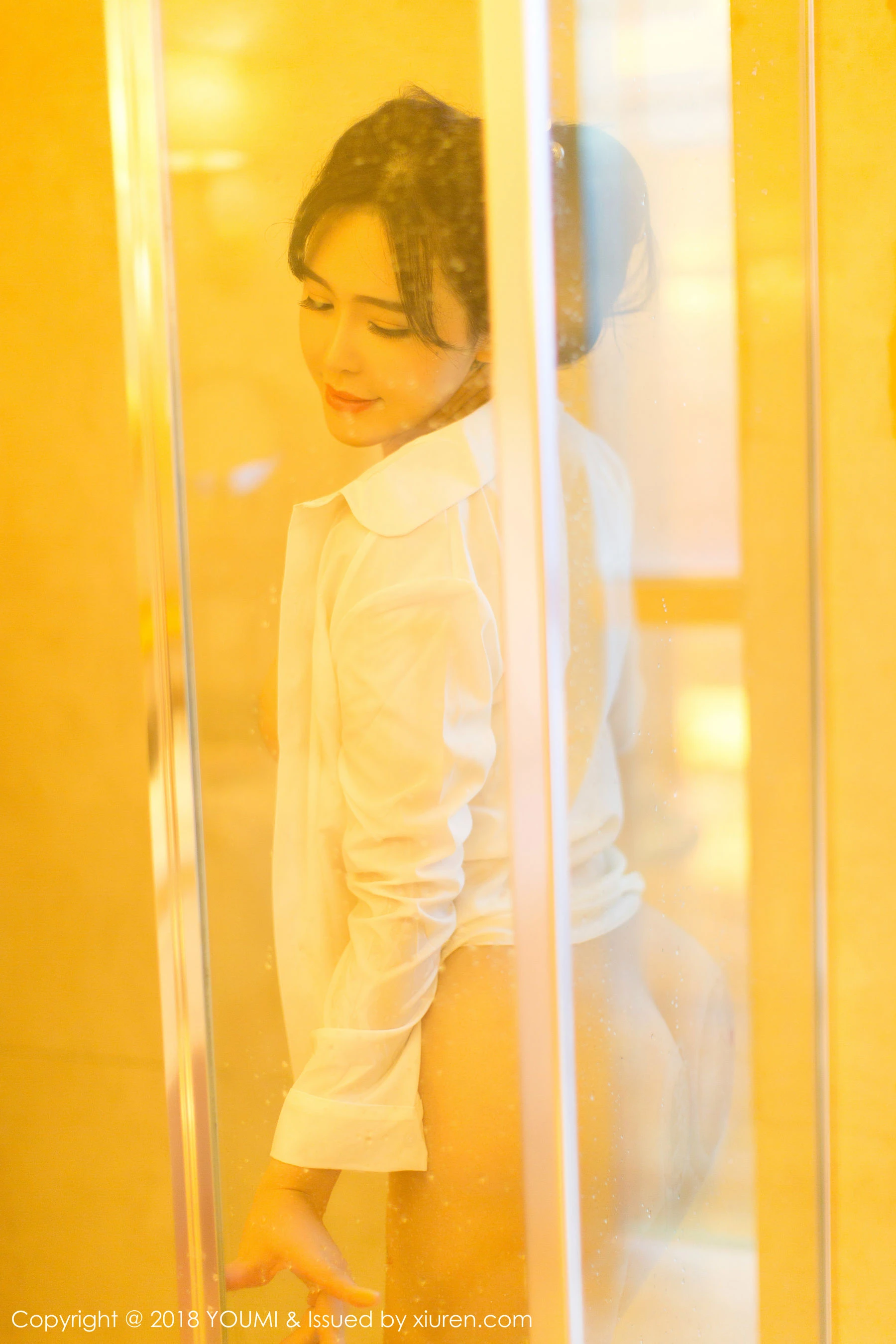  刘钰儿《女仆加衬衫湿身》 尤蜜荟YouMi Vol.111第8张