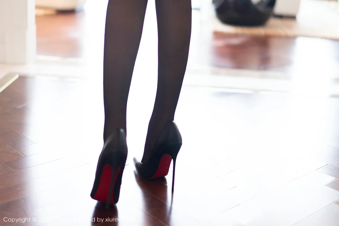  尤蜜荟 Vol.950 允爾 魅惑黑丝性感写真 [74P]第2张