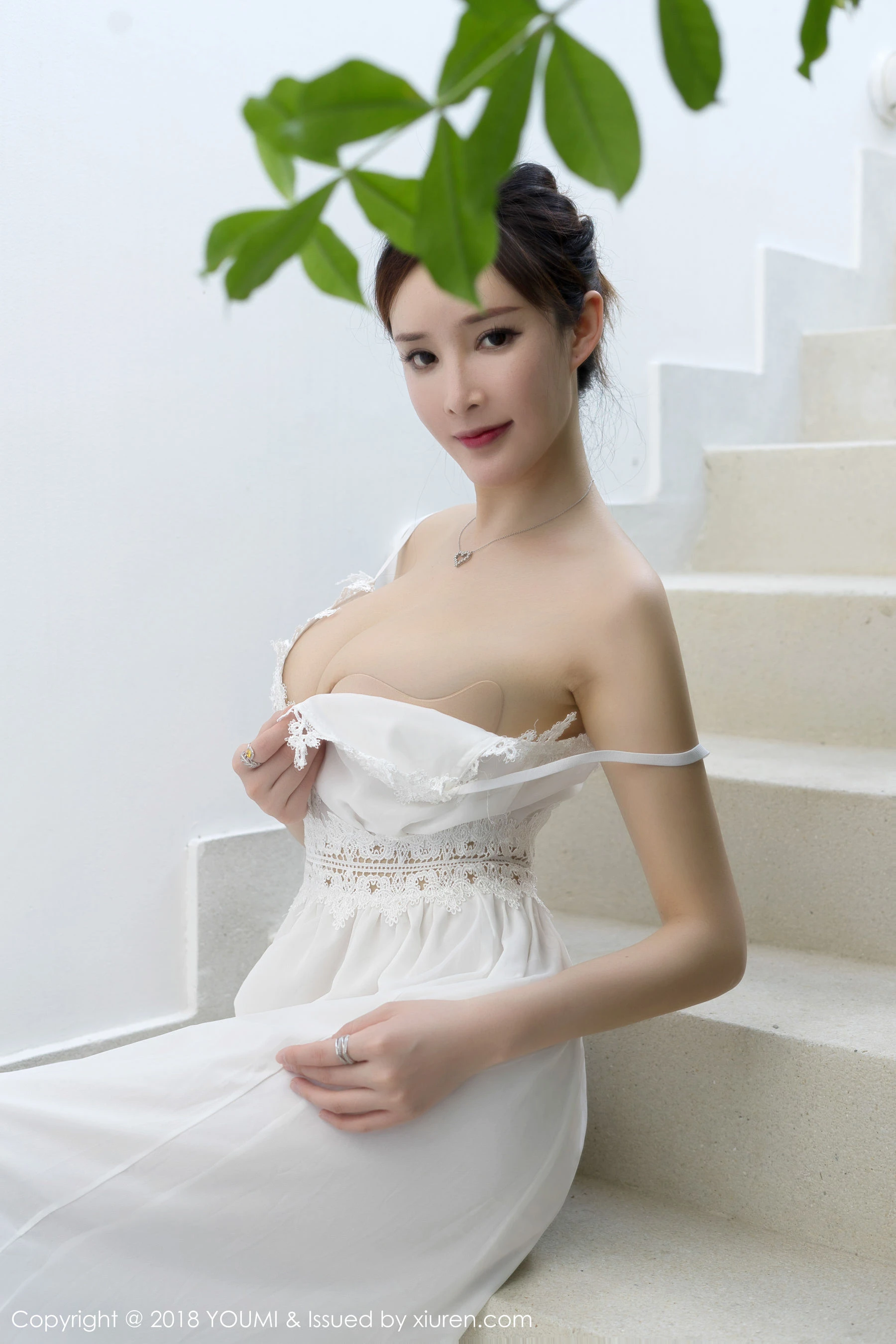  土肥圆矮挫丑黑穷《丝袜魅惑》 尤蜜荟YouMi Vol.168第4张