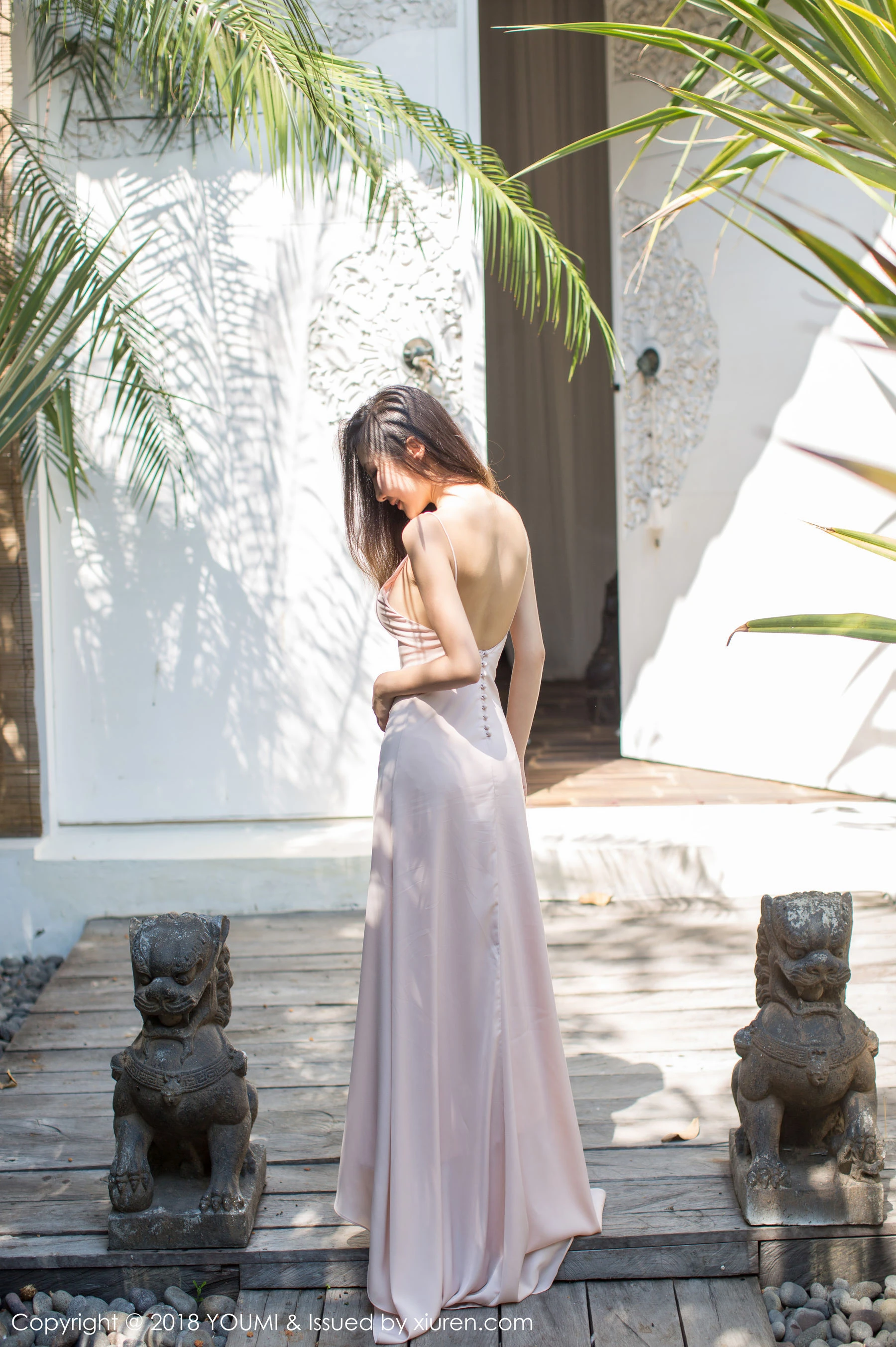  Yumi-尤美《优雅长裙+比基尼》 尤蜜荟YouMi Vol.156第4张
