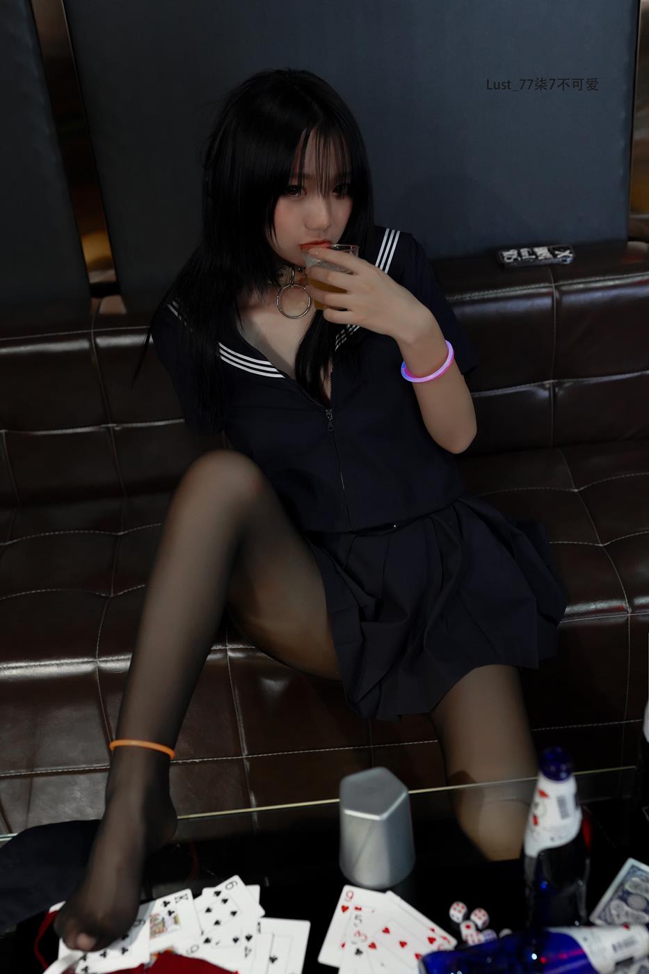 人气Coser@柒柒要乖哦 反差JK少女 [86P]第2张