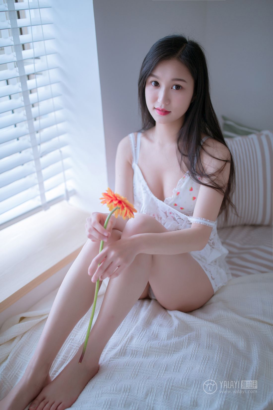 [YALAYI雅拉伊] 2019.02.14 No.185 你是我手里那束花 仙女不会灰 在现浏览第5张