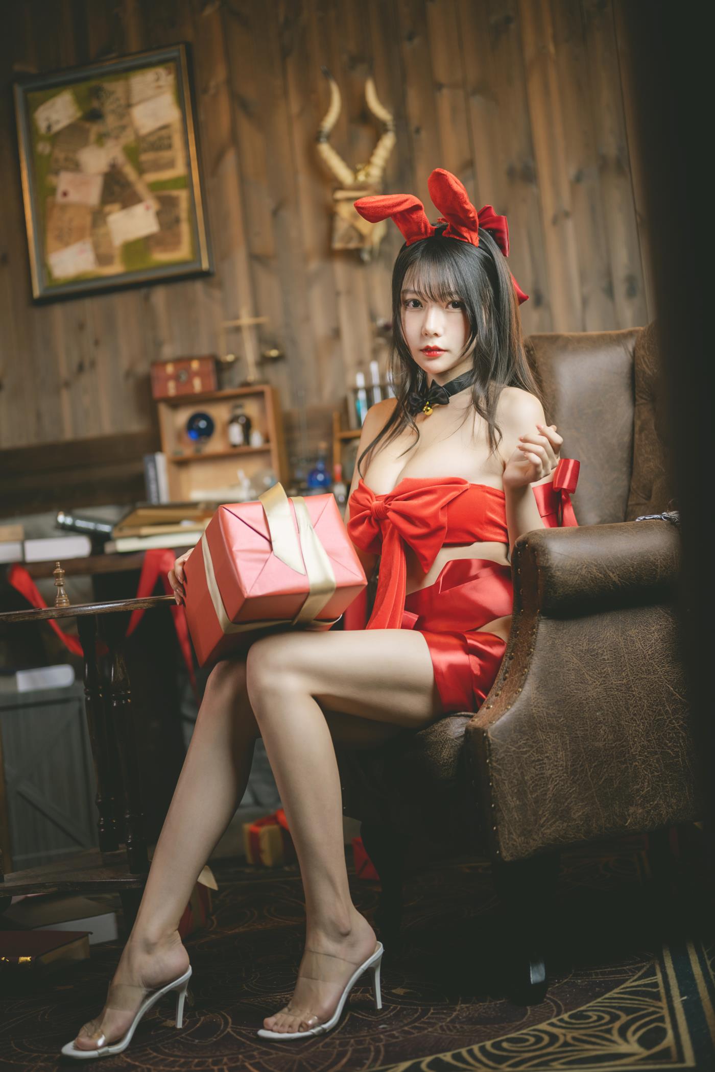 网紅Coser@香草喵露露 杨枝甘露 红色丝带礼物 [53P]第10张