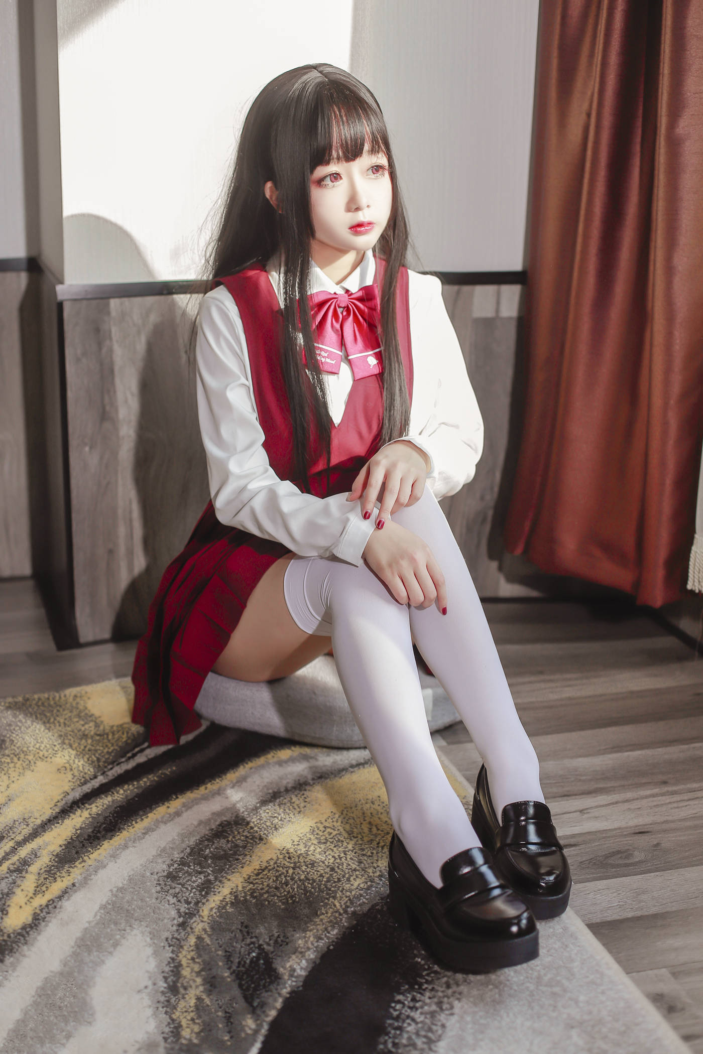 Cosplay日奈娇- JK少女红裙 [28P]第1张