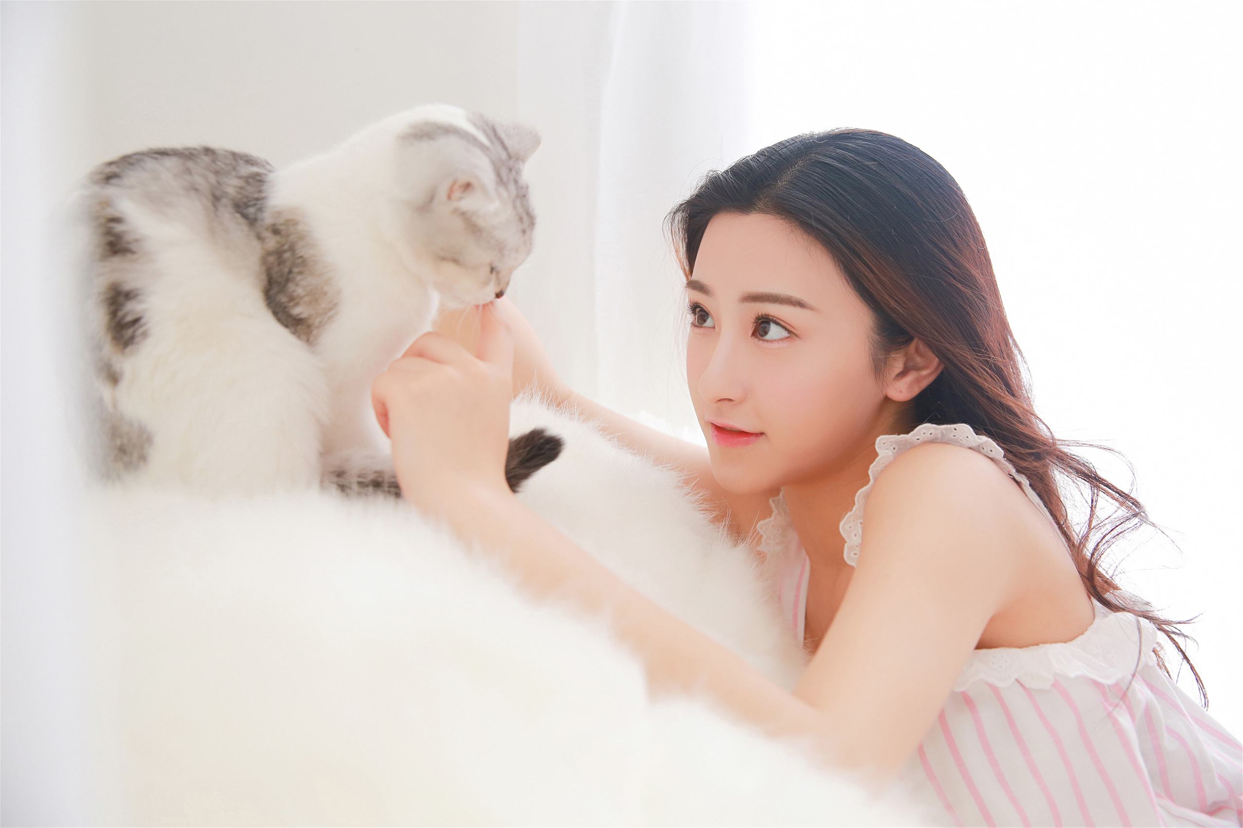 [YALAYI雅拉伊]2023.12.05 NO.1107 她的猫[34+1P]第2张