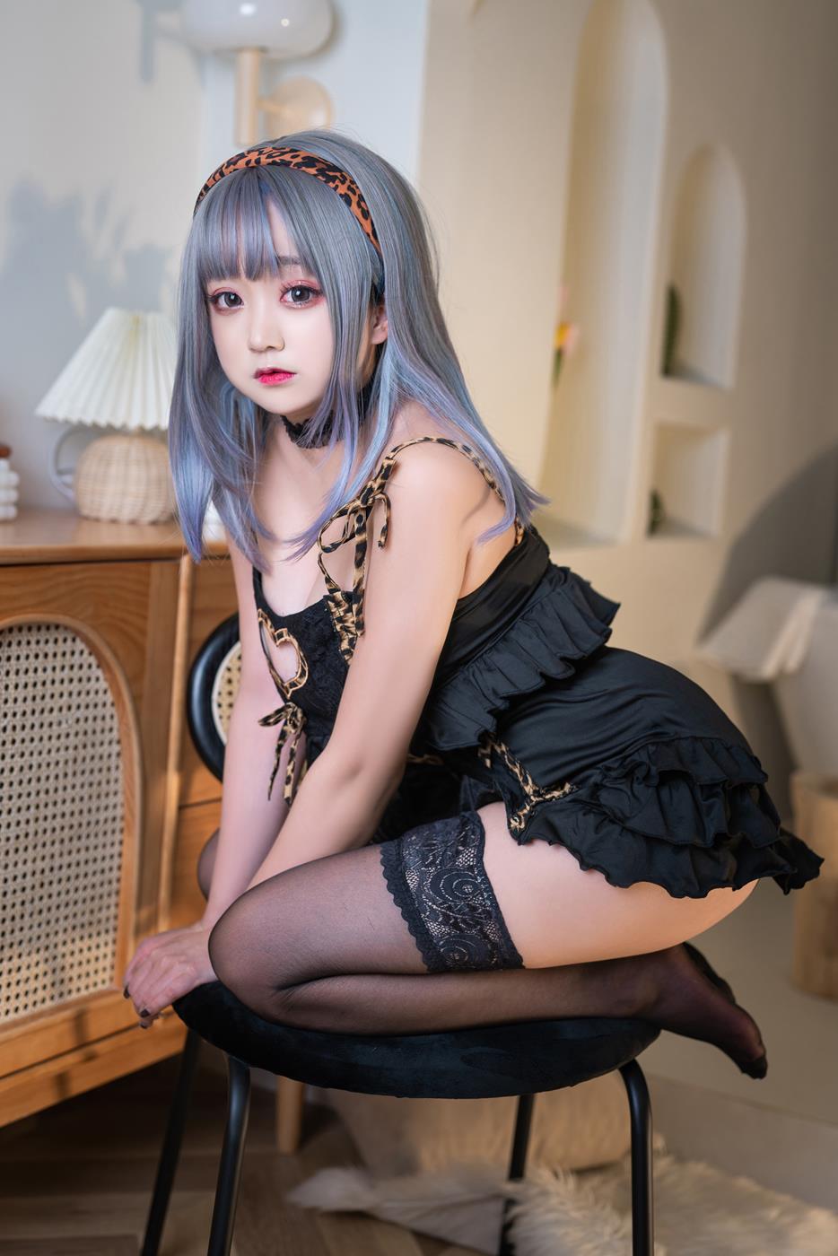 网紅Coser@-桃夭葵 连体小豹纹 [40P]第5张