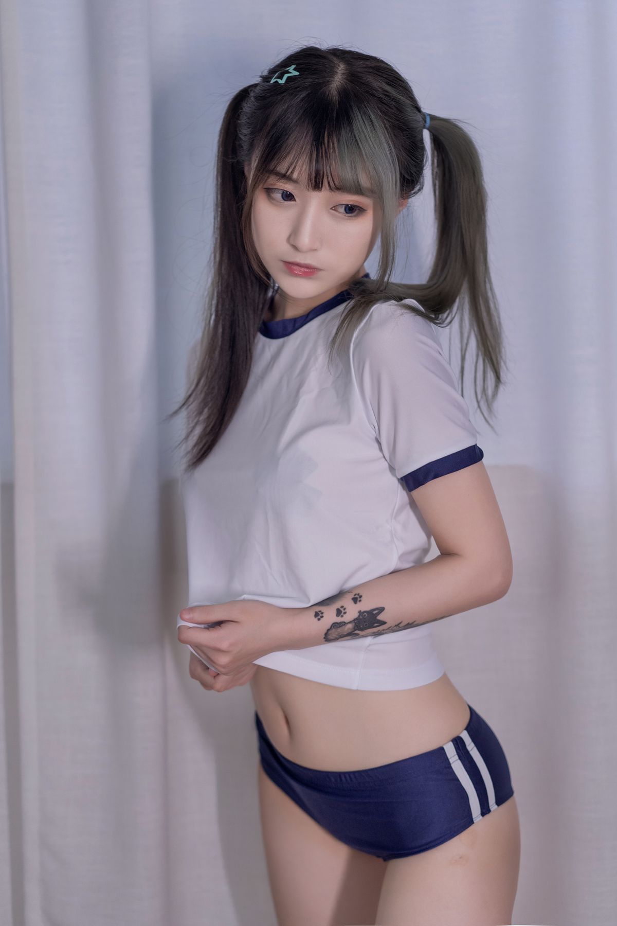 人气动漫Coser@铁板烧鬼舞 至服本 体操服 在现浏览第4张