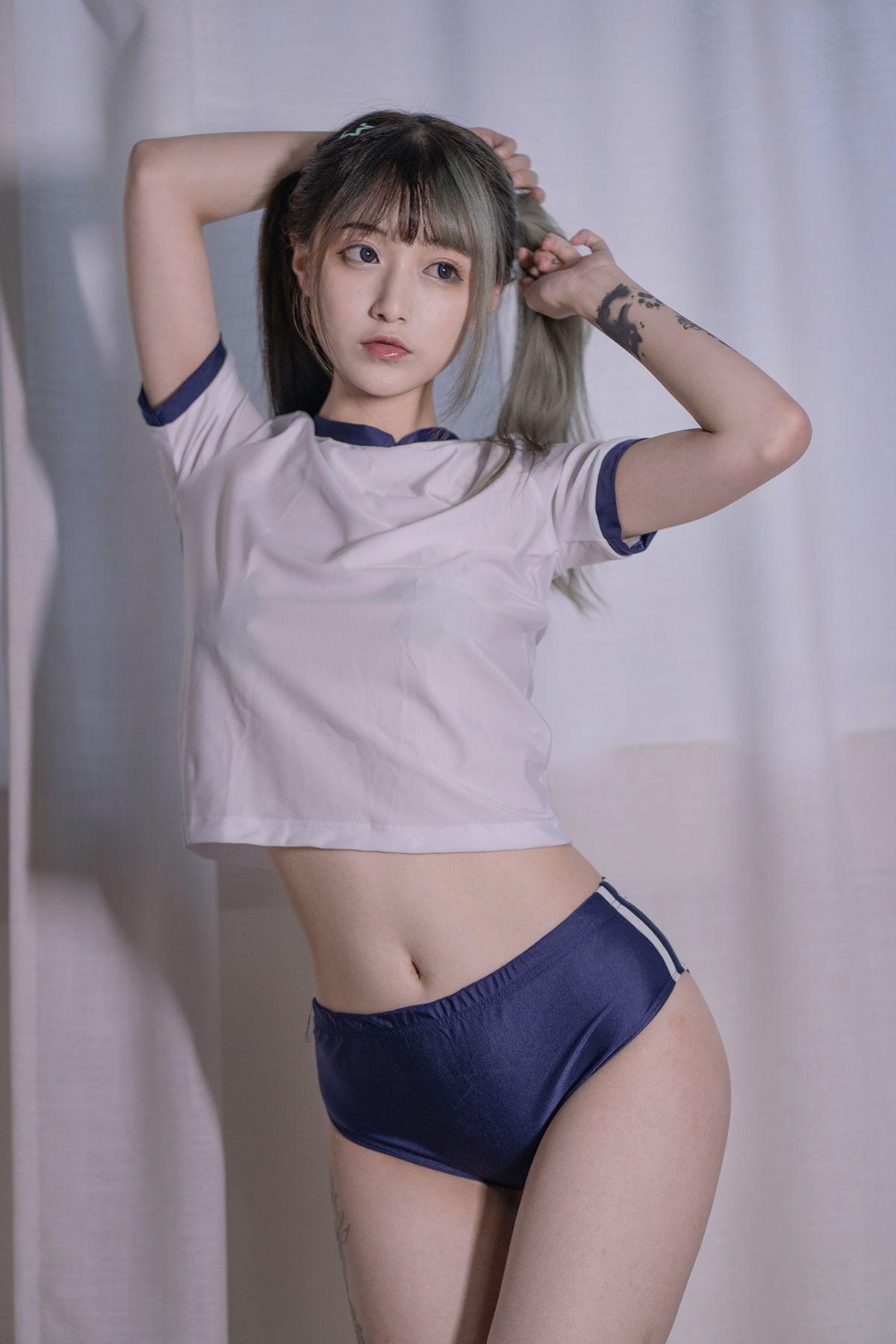 人气动漫Coser@铁板烧鬼舞 至服本 体操服 在现浏览第4张