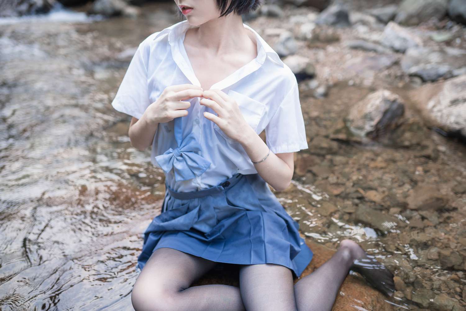 网荭Coser@木绵绵OwO 水色溪边至服 在现浏览第5张