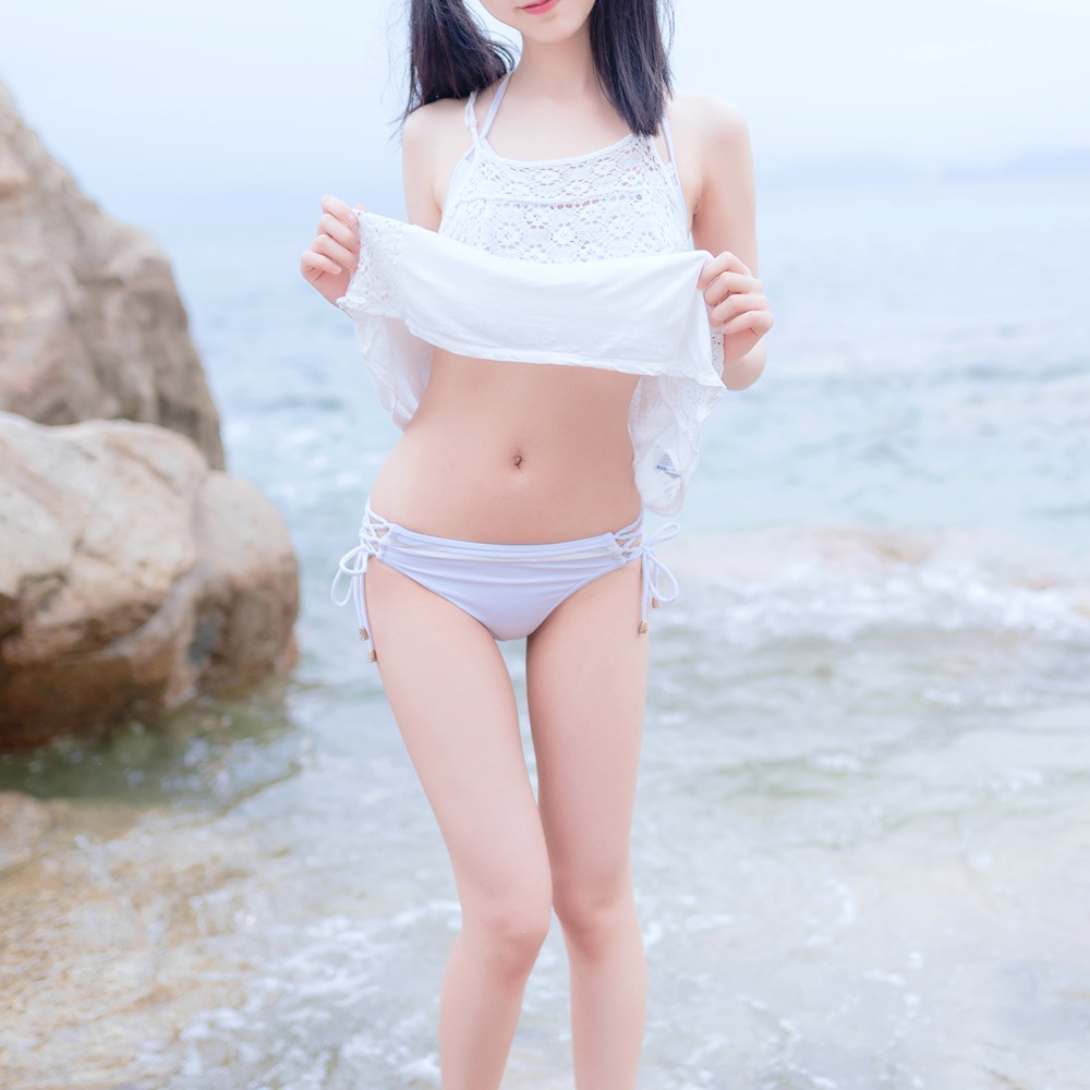 网荭Coser@木绵绵OwO 海边白色彼基尼 在现浏览第2张