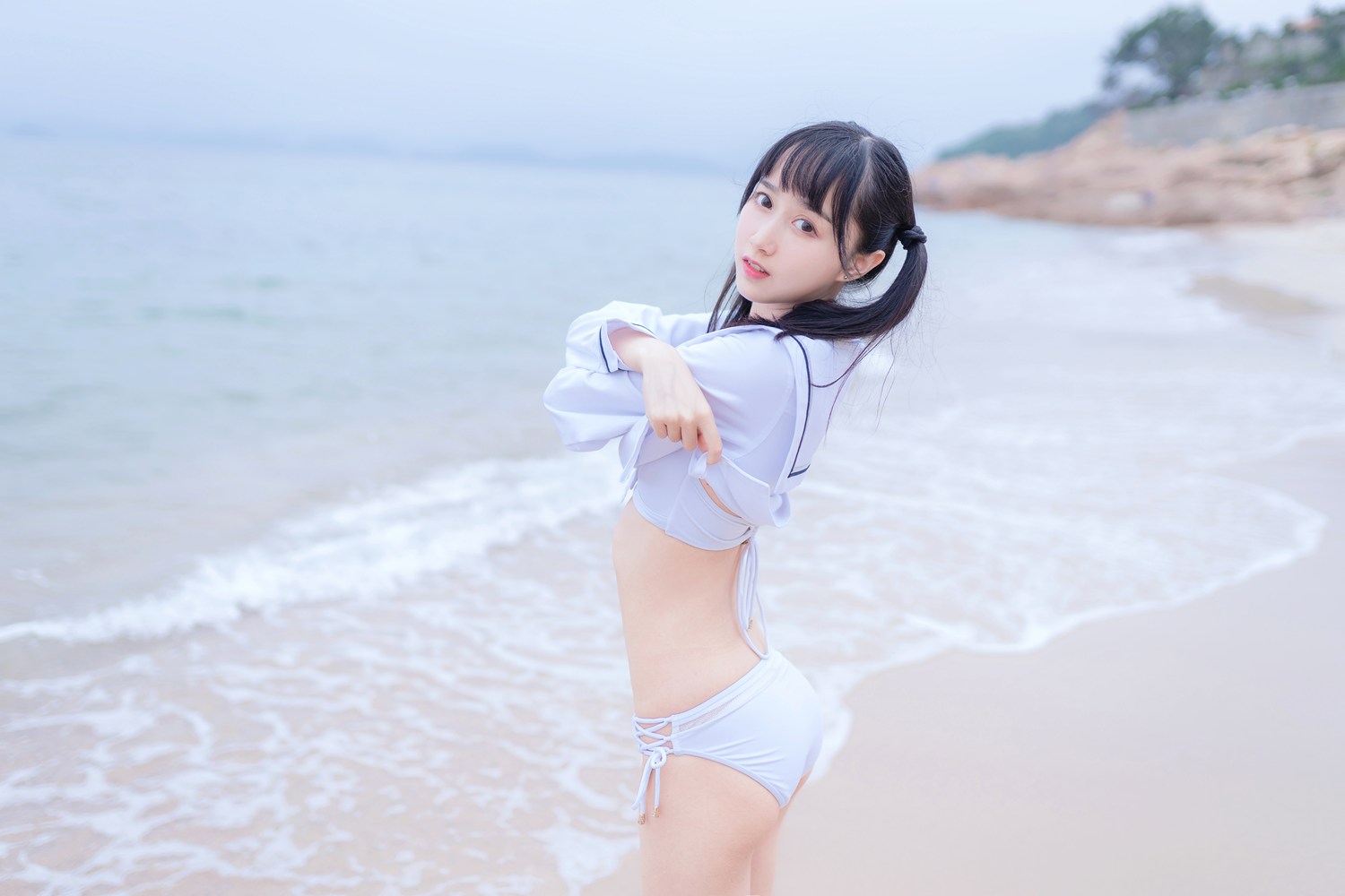 网荭Coser@木绵绵OwO 海边白色彼基尼 在现浏览第2张