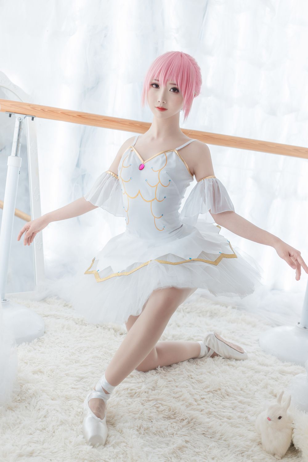 网荭Coser@面饼仙儿 小圆芭蕾 在现浏览第1张