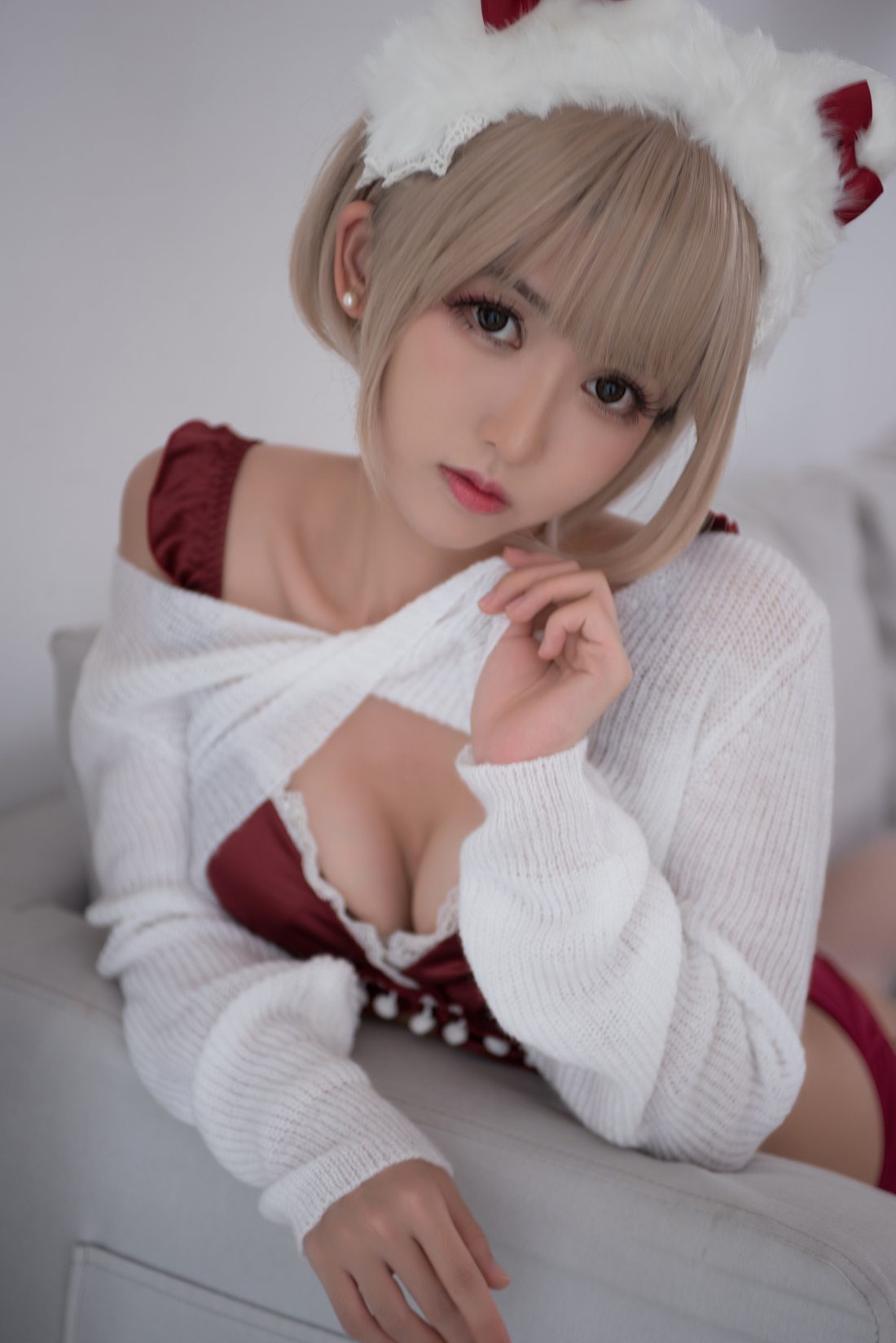 网荭Coser@鳗鱼霏儿 兽耳 圣诞白往袜 在现浏览第4张