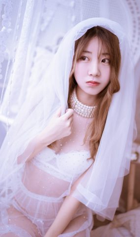 微博红人动漫Coser@黑川 年上彼女 白色婚纱 在现浏览