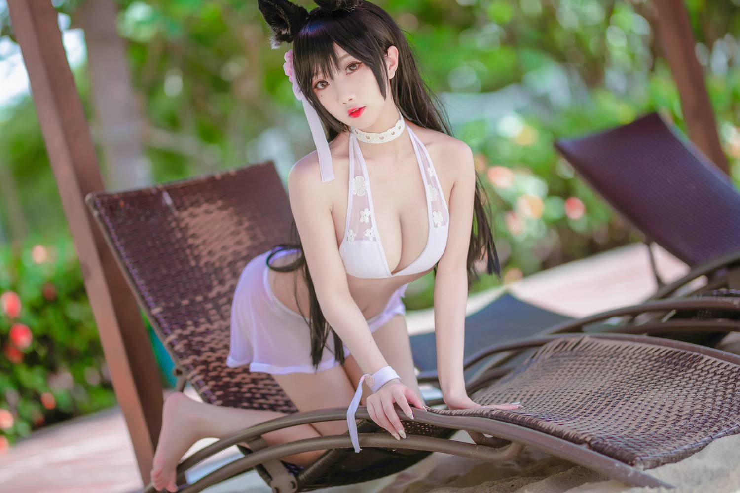 微博红人Coser@鬼畜摇 泳装 在现浏览第1张