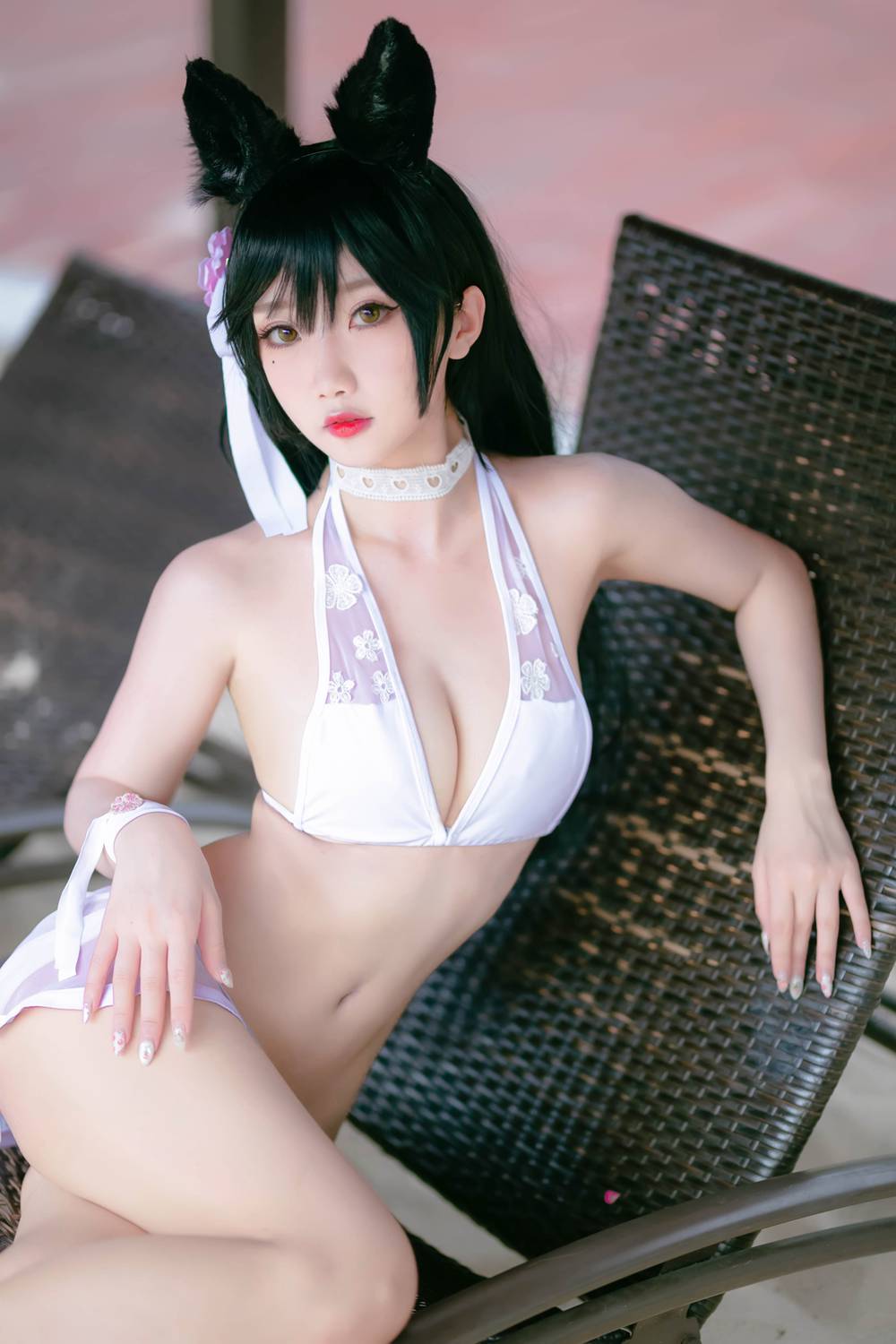 微博红人Coser@鬼畜摇 泳装 在现浏览第1张