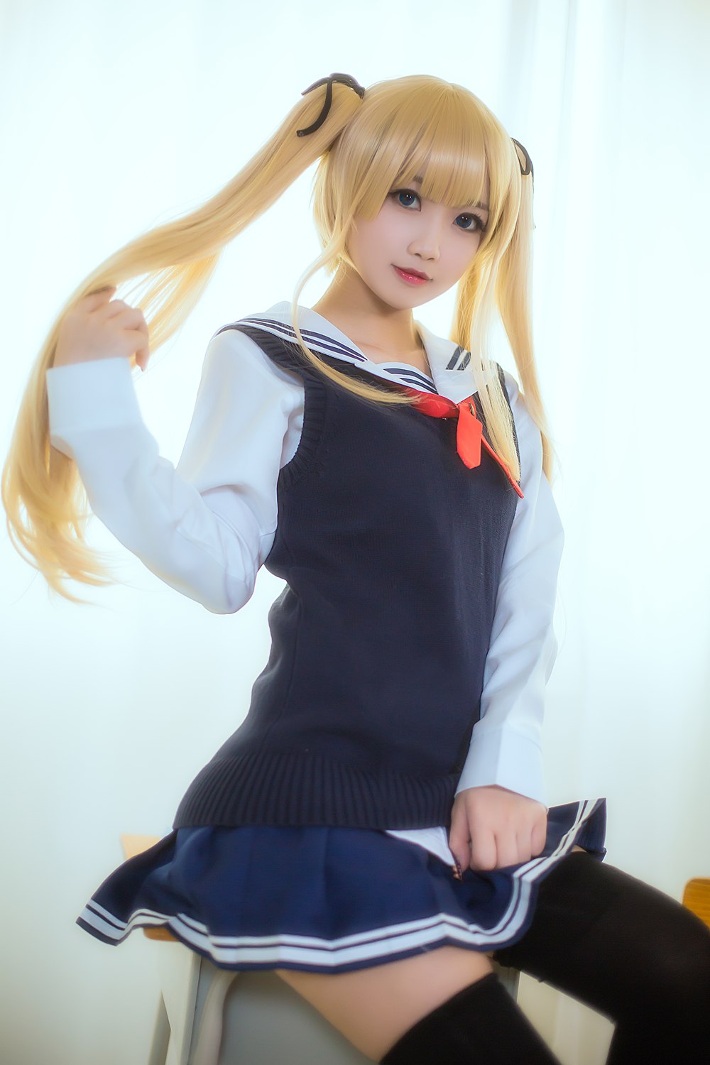 微博红人Coser@鬼畜摇 校服 在现浏览第1张