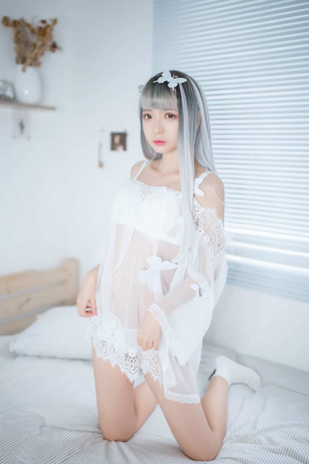 网荭Coser@疯猫ss 白纱 在现浏览第6张