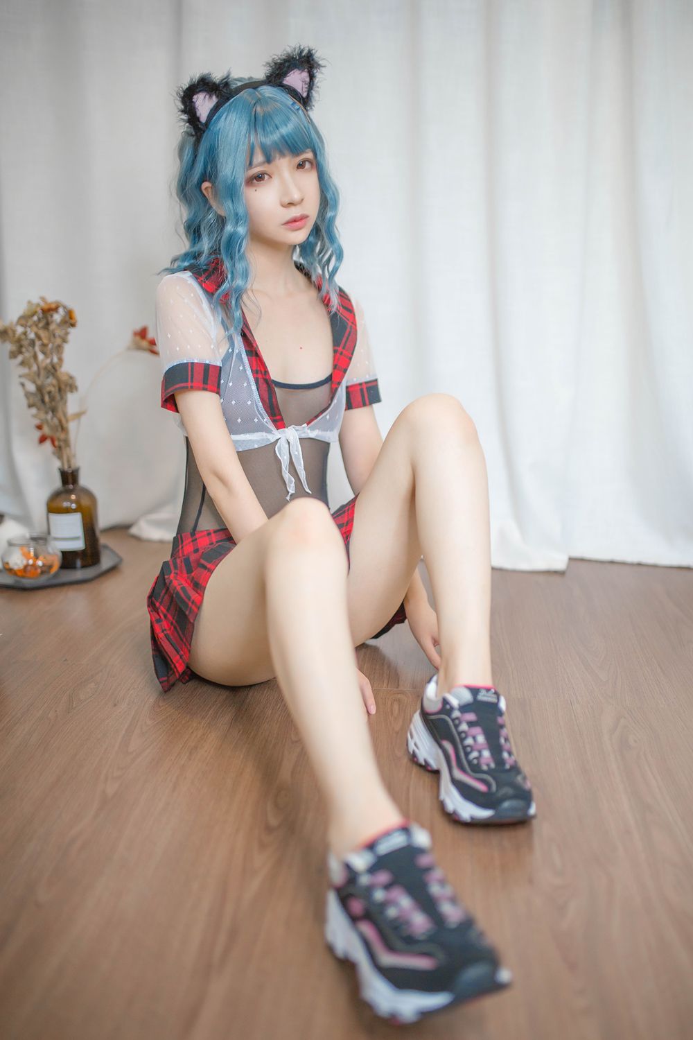 网荭Coser@疯猫ss 蓝发 在现浏览第1张