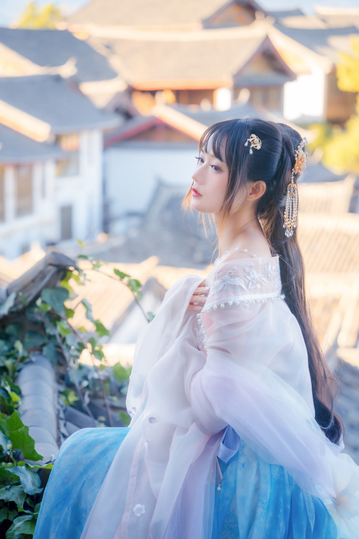 人气Coser@兔子Zzz不吃胡萝卜 丽江屋顶 [22P]第4张