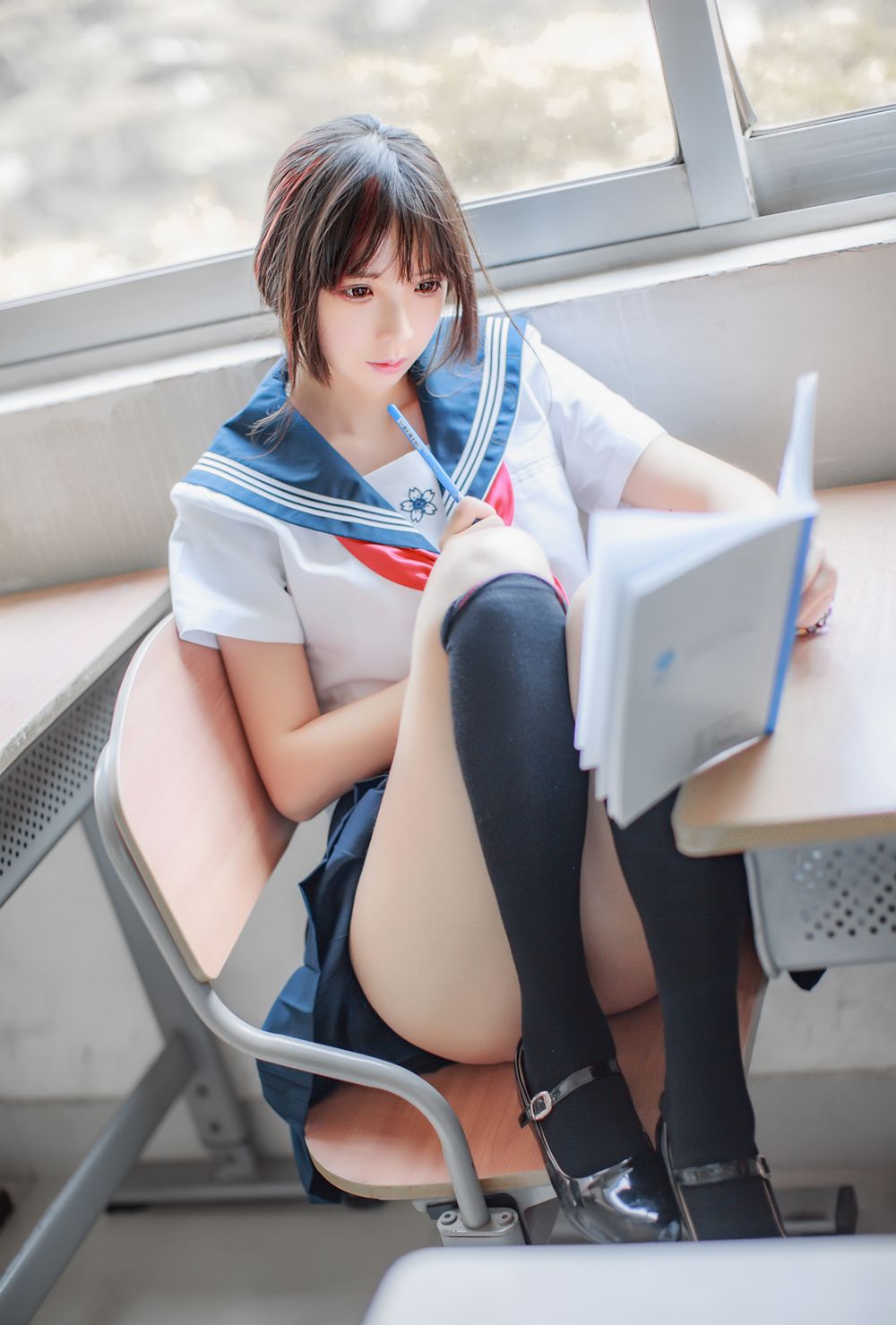 网荭Coser@疯猫ss 同桌的水手服 在现浏览第8张